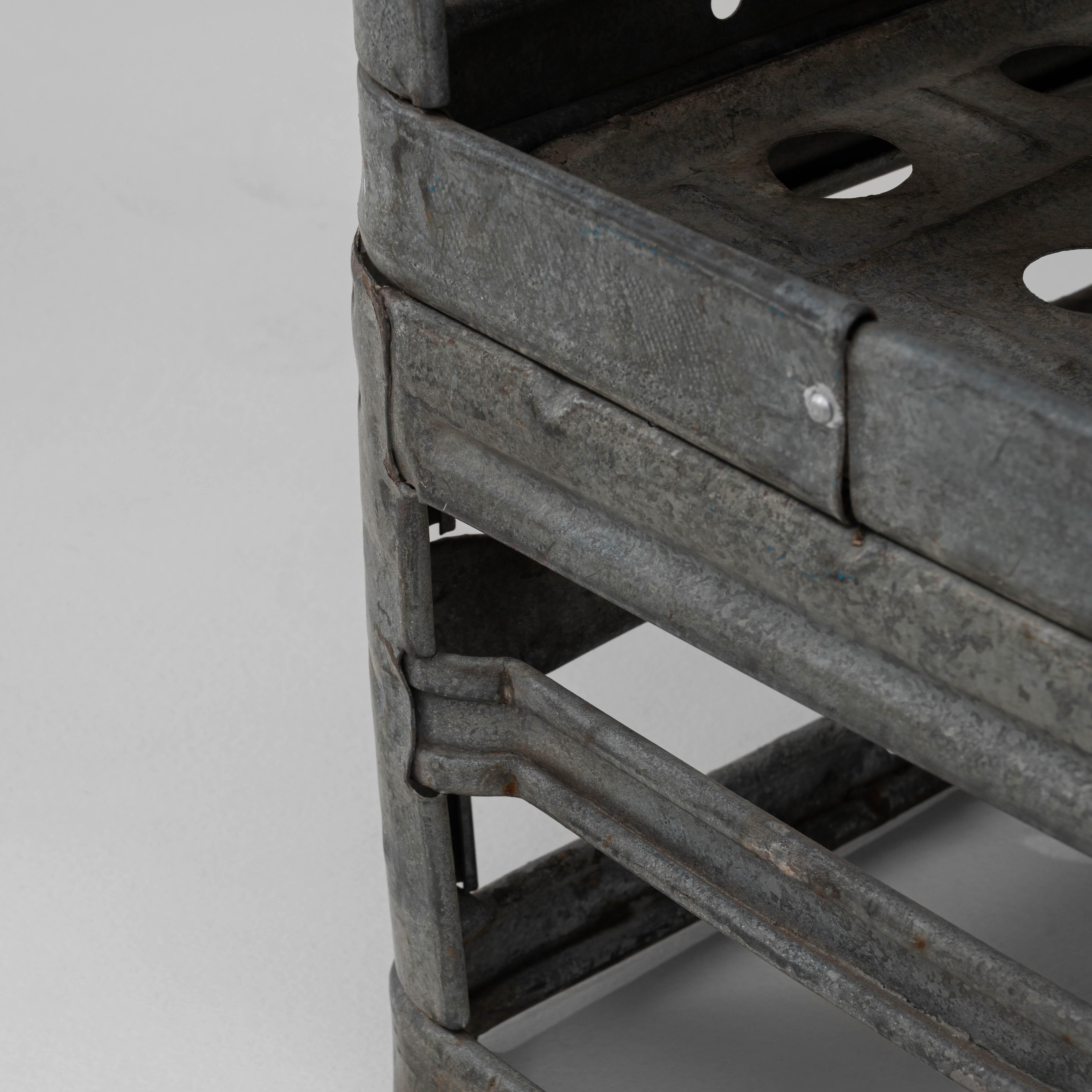Tabouret en métal tchèque du 20e siècle avec assise en cuir en vente 2