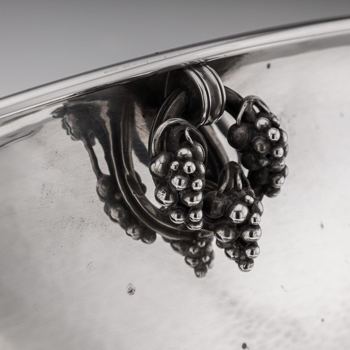 Bol de centre de table danois Georg Jensen du 20ème siècle en argent massif à motif de vigne en vente 3