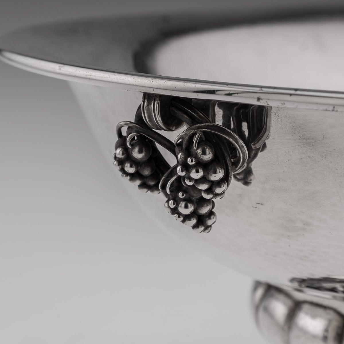 Bol de centre de table danois Georg Jensen du 20ème siècle en argent massif à motif de vigne en vente 6