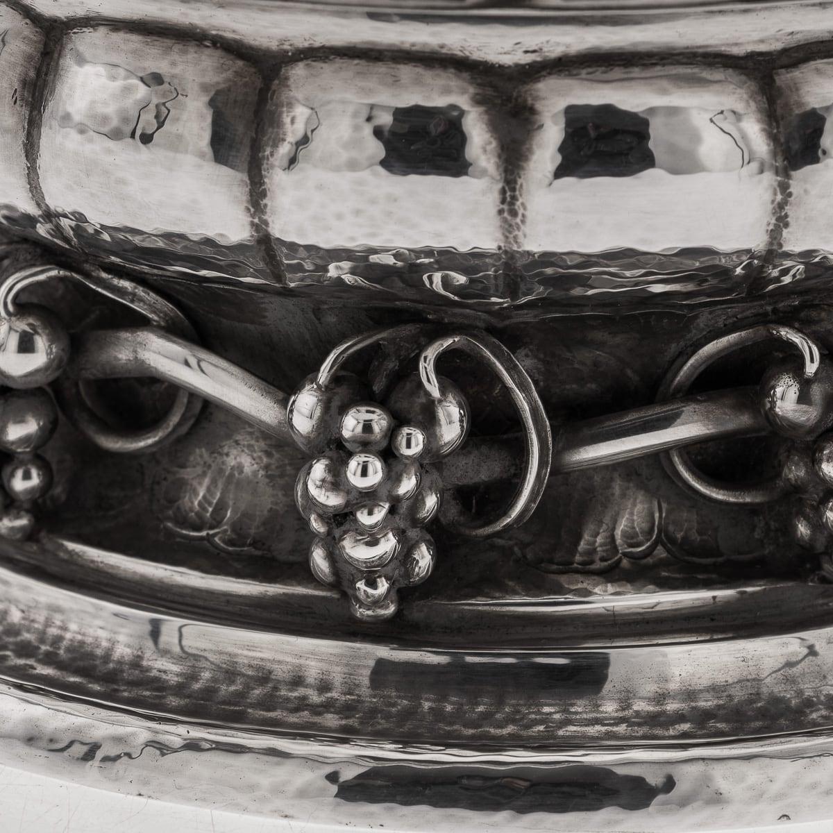 Bol de centre de table danois Georg Jensen du 20ème siècle en argent massif à motif de vigne en vente 8