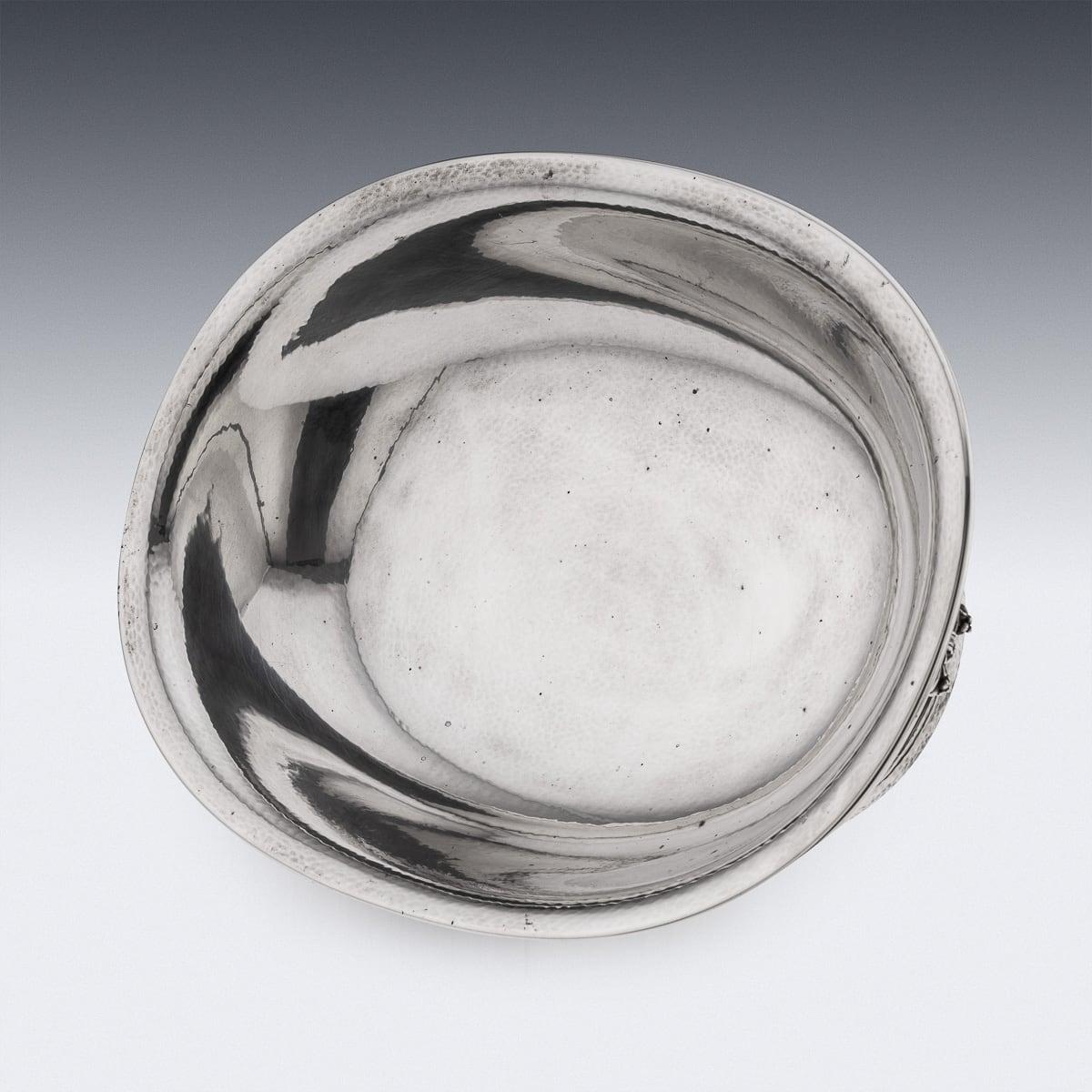 Bol de centre de table danois Georg Jensen du 20ème siècle en argent massif à motif de vigne en vente 1