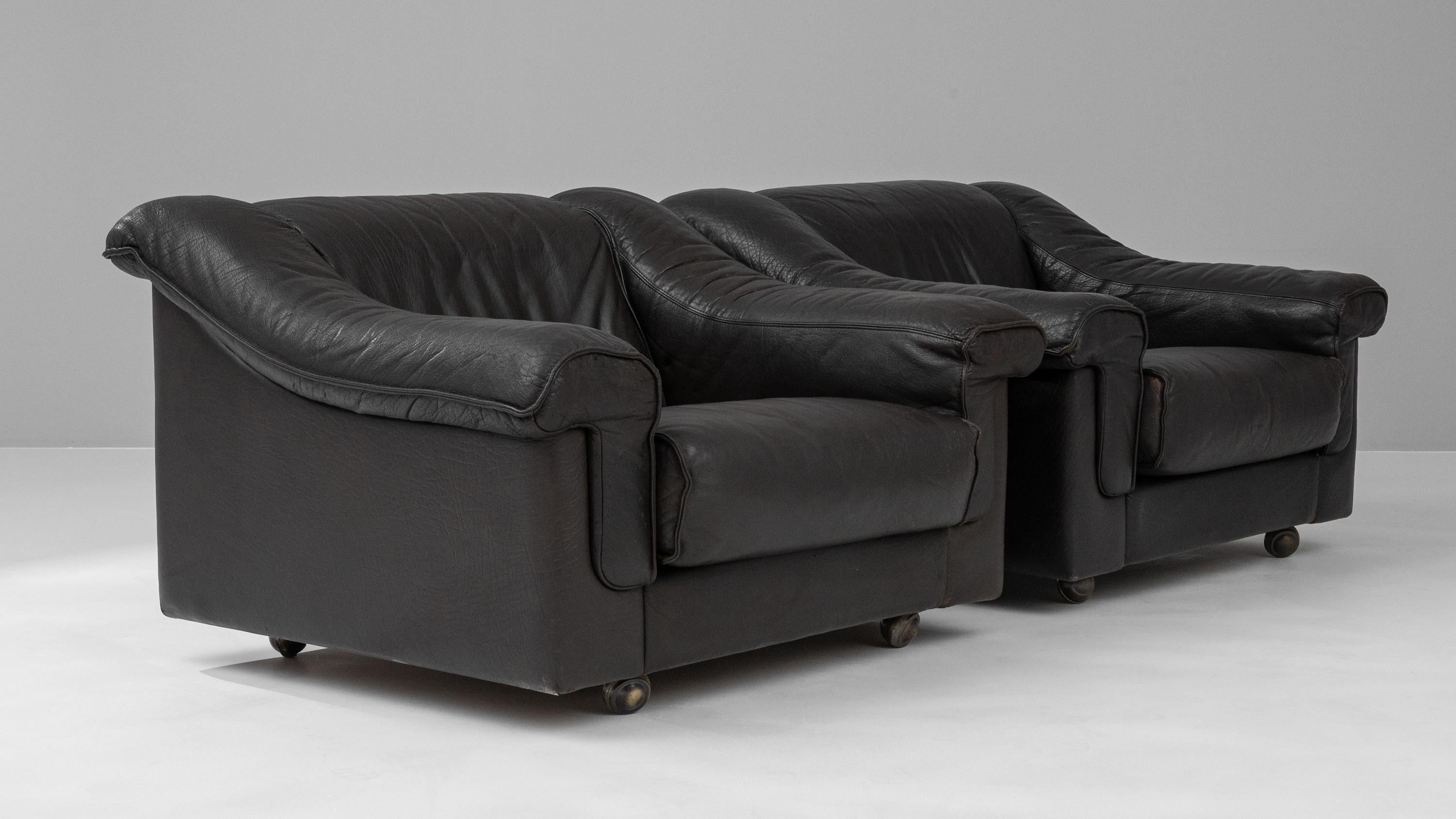 20th Century Danish Leather Armchairs, a Pair For Sale 7