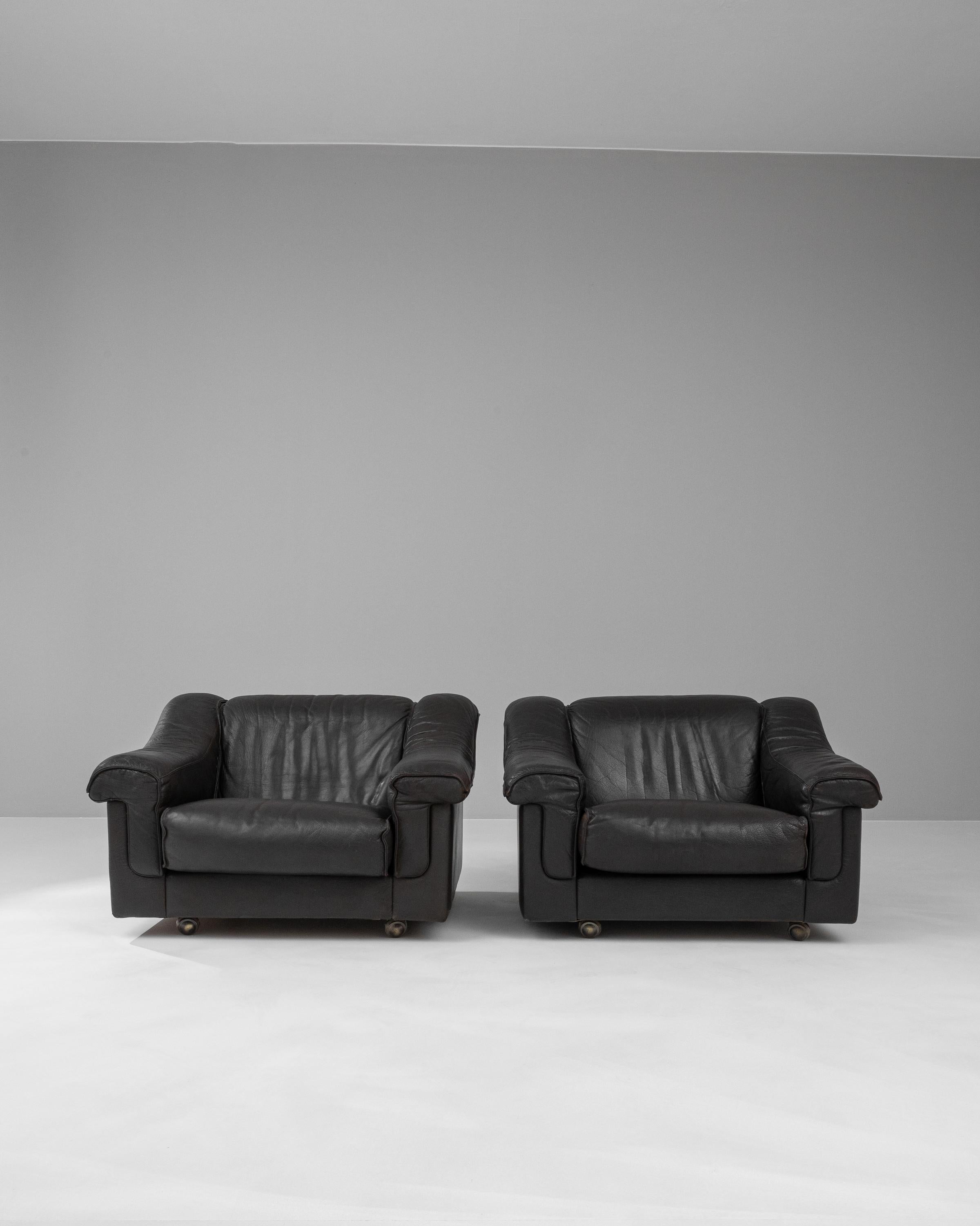 20th Century Danish Leather Armchairs, a Pair For Sale 1