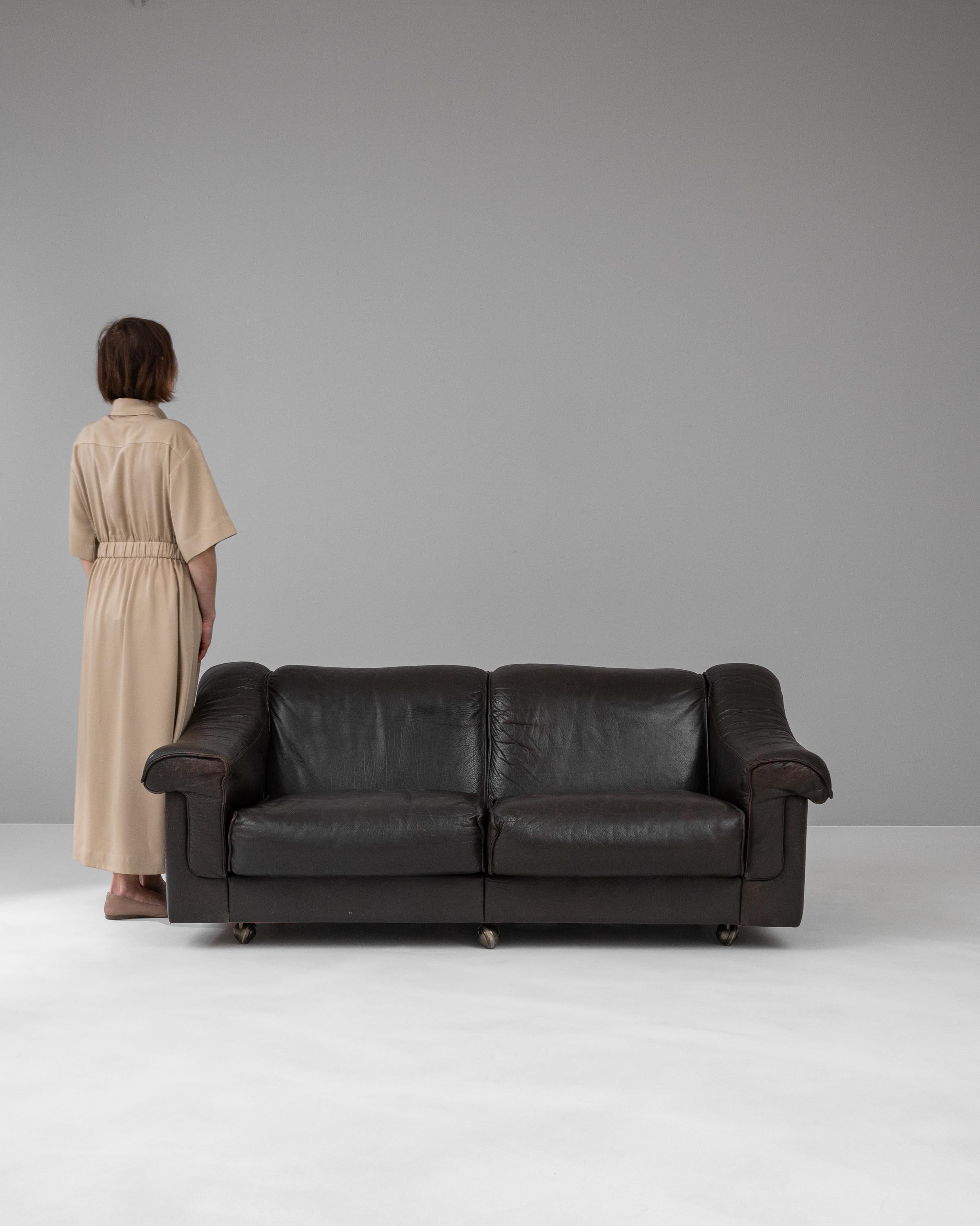 Dänisches Leders Sofa des 20. Jahrhunderts im Zustand „Gut“ im Angebot in High Point, NC