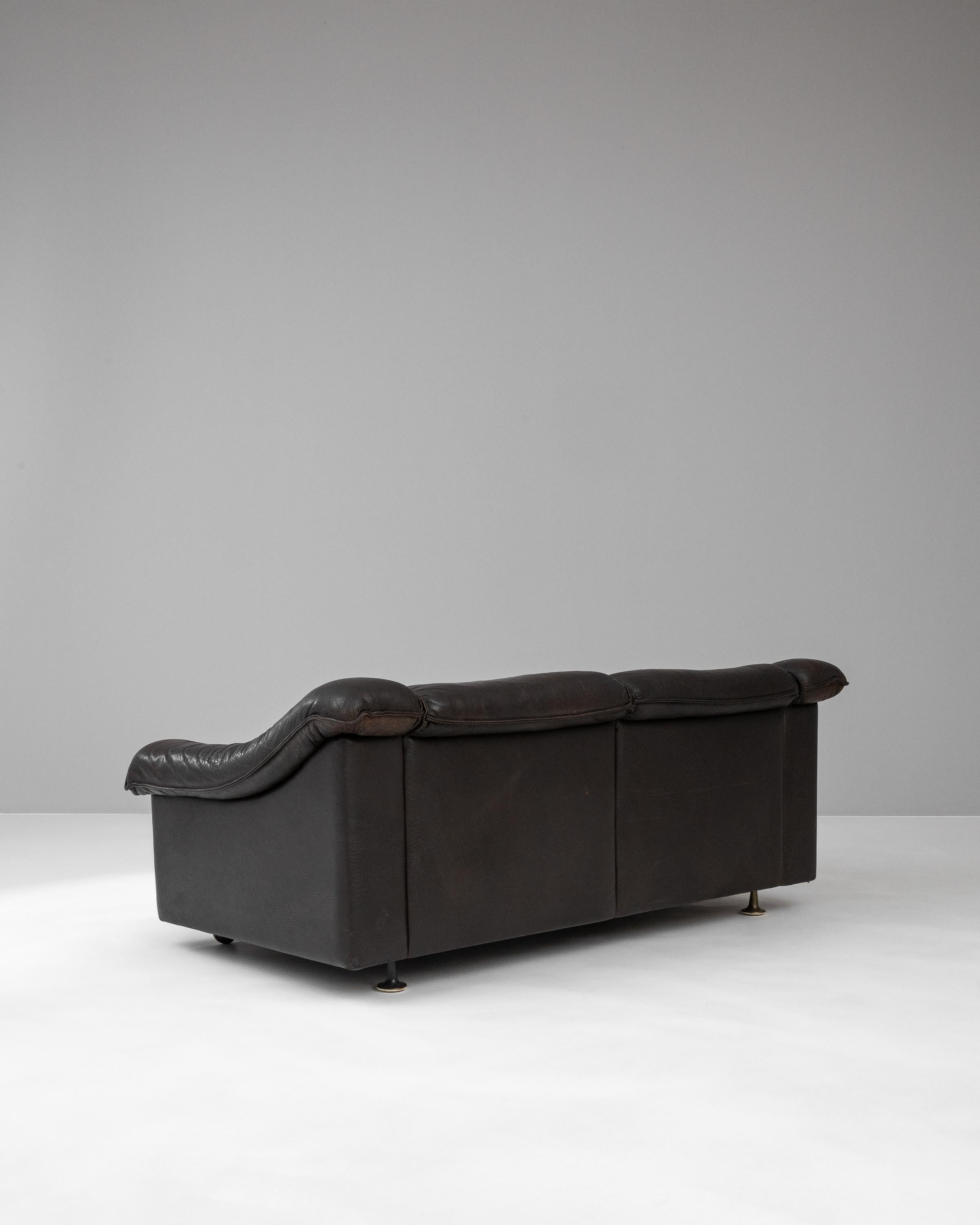 20th Century Danish Leather Sofa For Sale 3