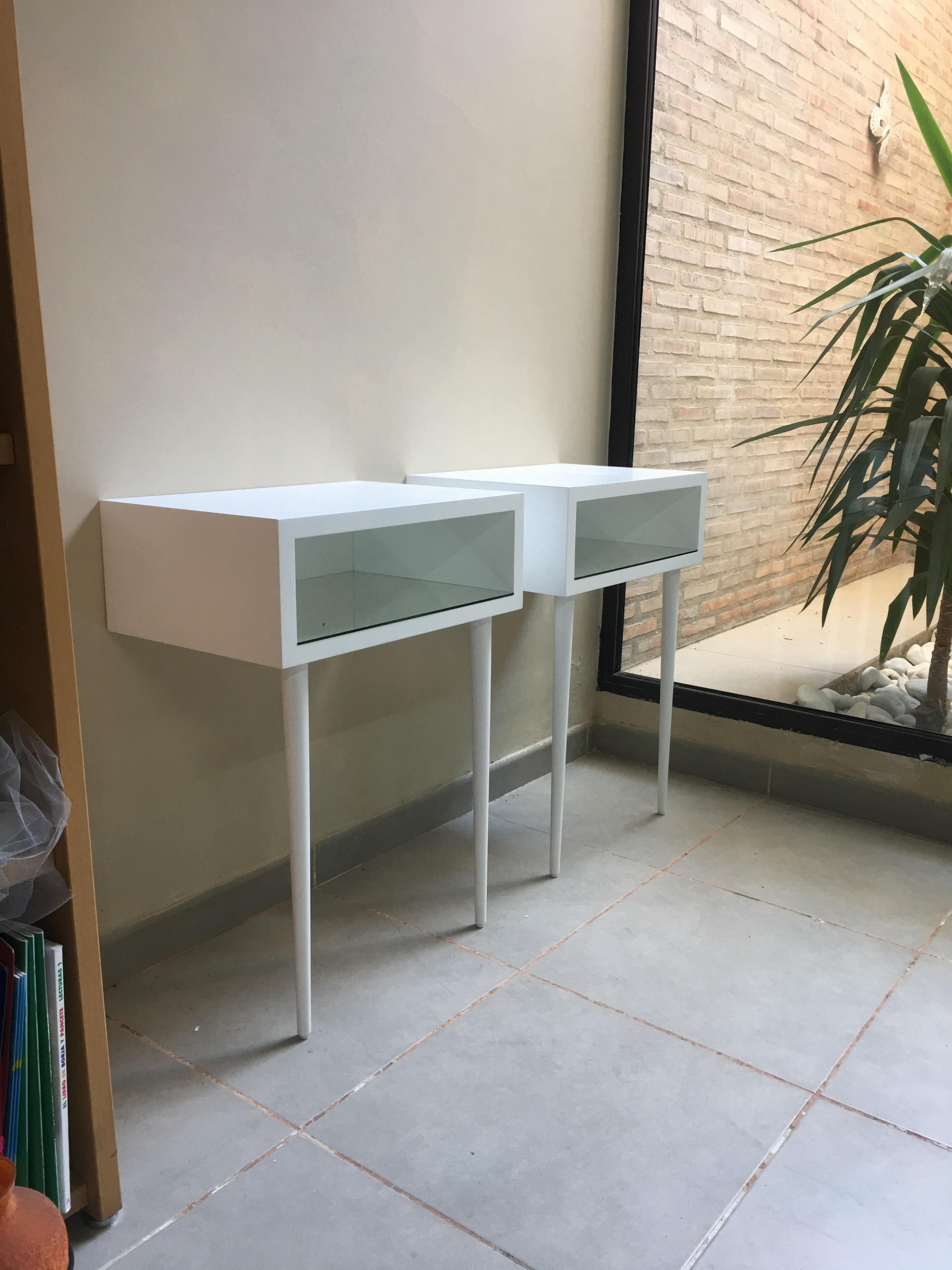 20th Century Danish Midcentury White Modern-Style Nightstands, a Pair For Sale 2