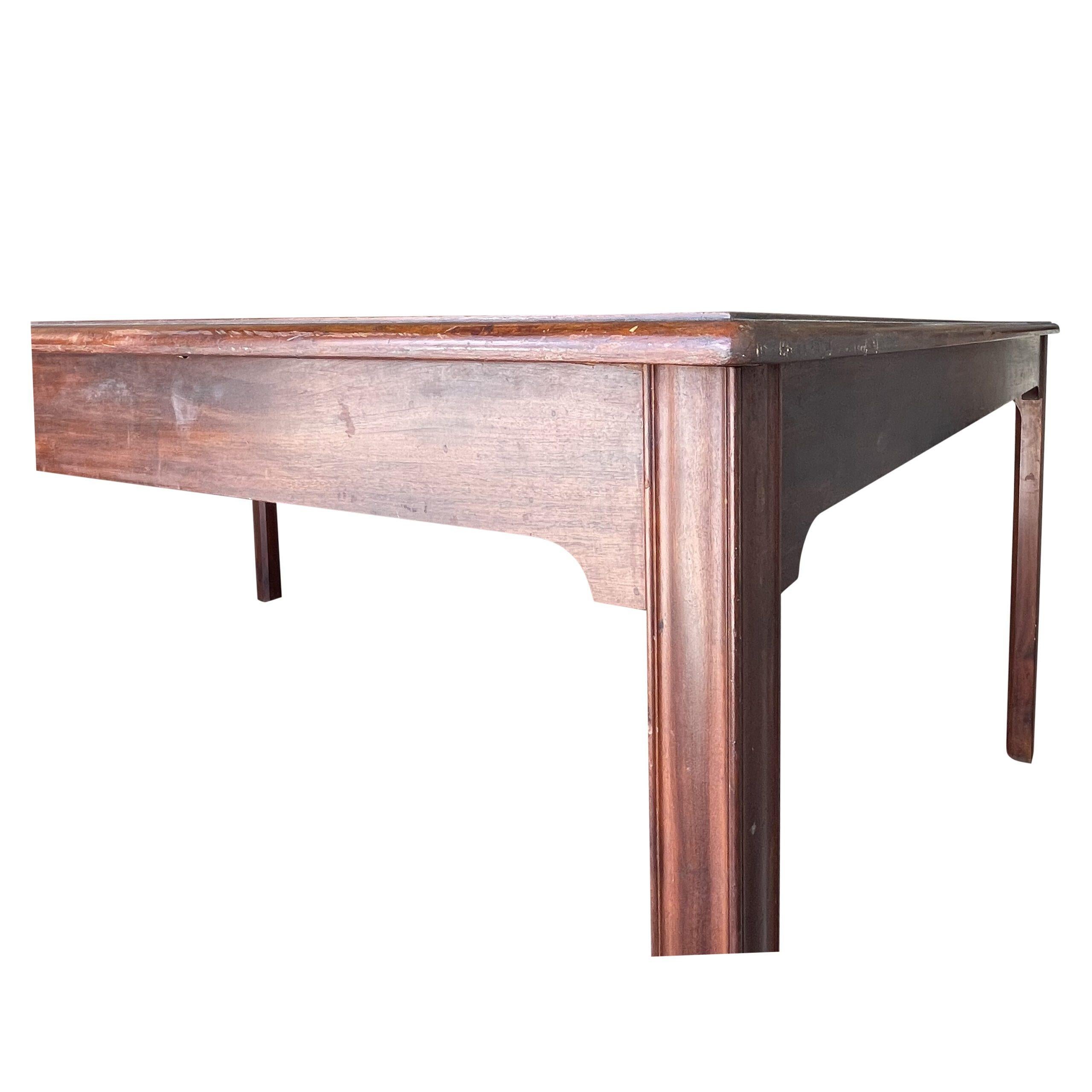Sculpté à la main 20th Century Danish Modern Vintage Cuban Mahogany Dining Table by Kaare Klint en vente