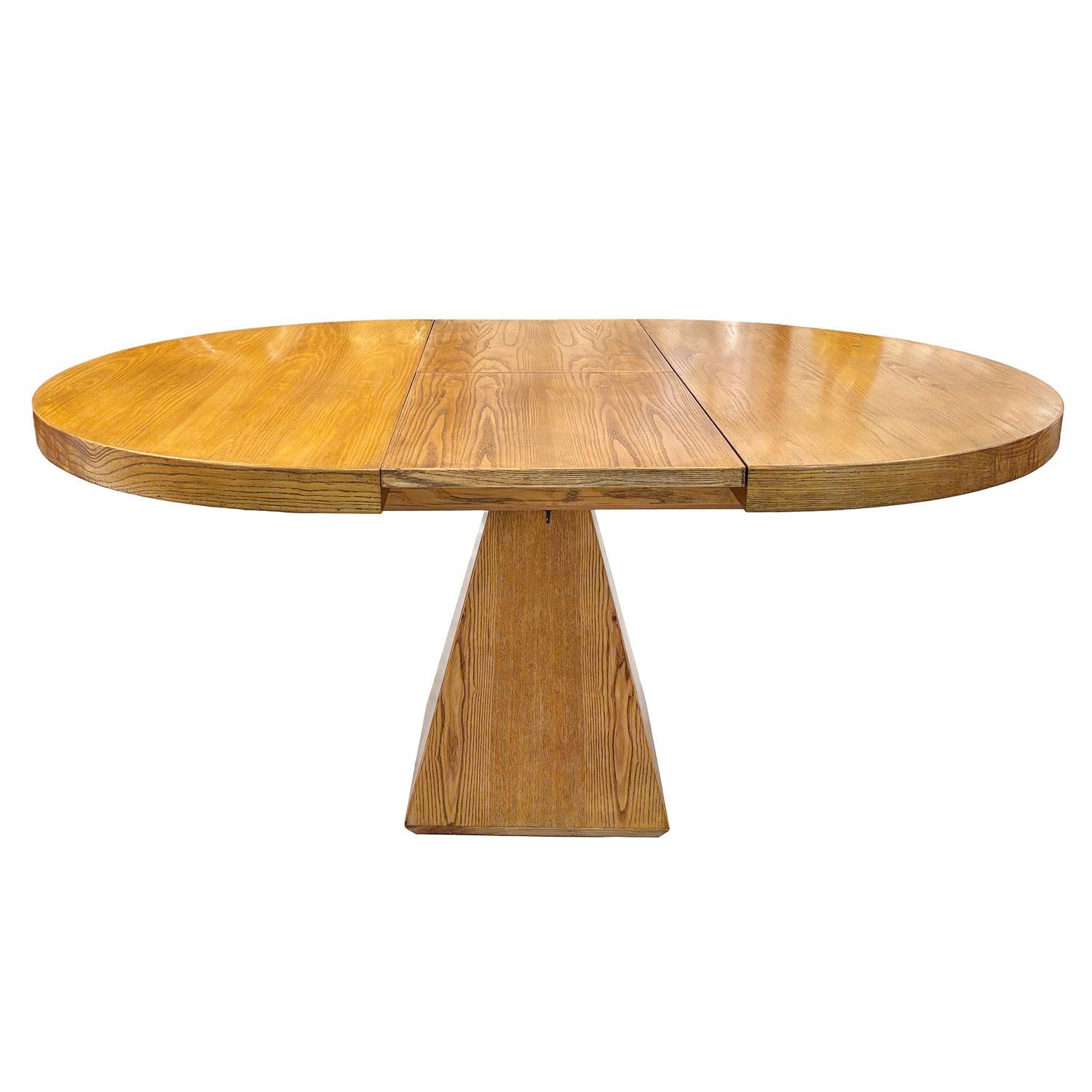 20th Century Danish Oval Extendable Pinewood Dining Table Attributed to Arne Vod For Sale 8