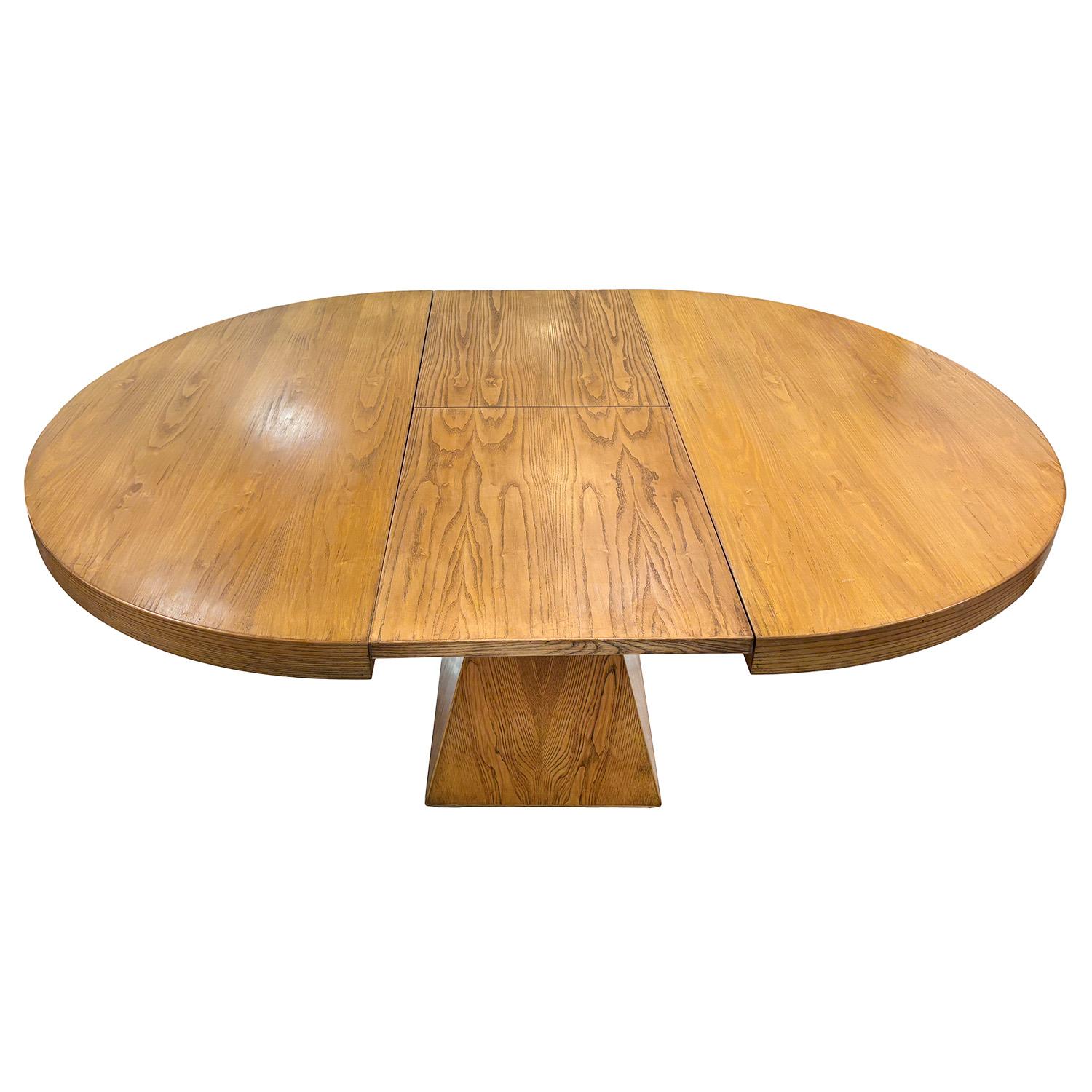20th Century Danish Oval Extendable Pinewood Dining Table Attributed to Arne Vod For Sale 1