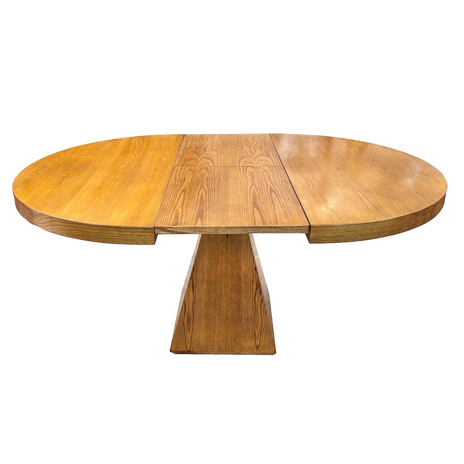 20th Century Danish Oval Extendable Pinewood Dining Table Attributed to Arne Vod For Sale 5