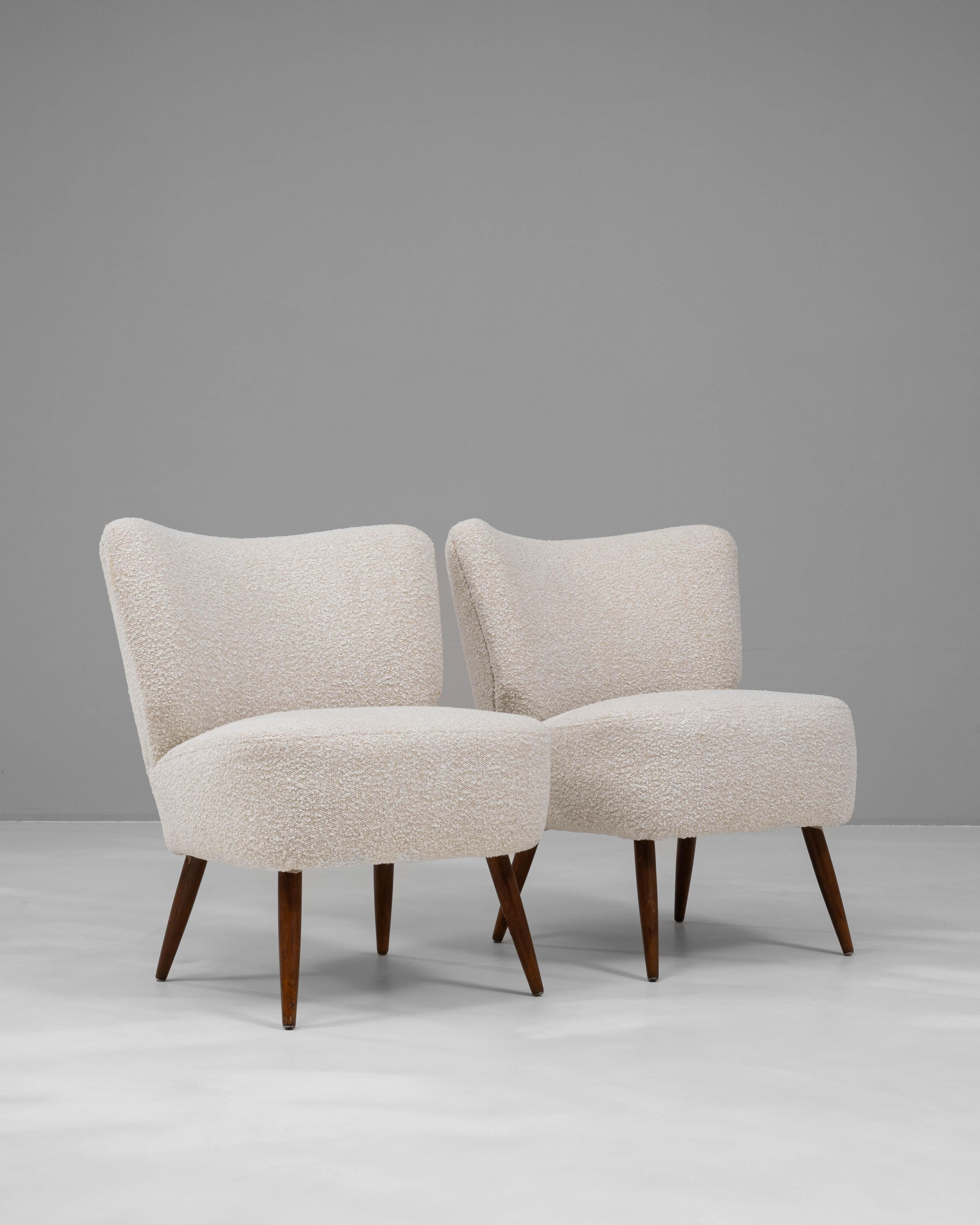 Paire de chaises tapissées danoises du 20e siècle en vente 4