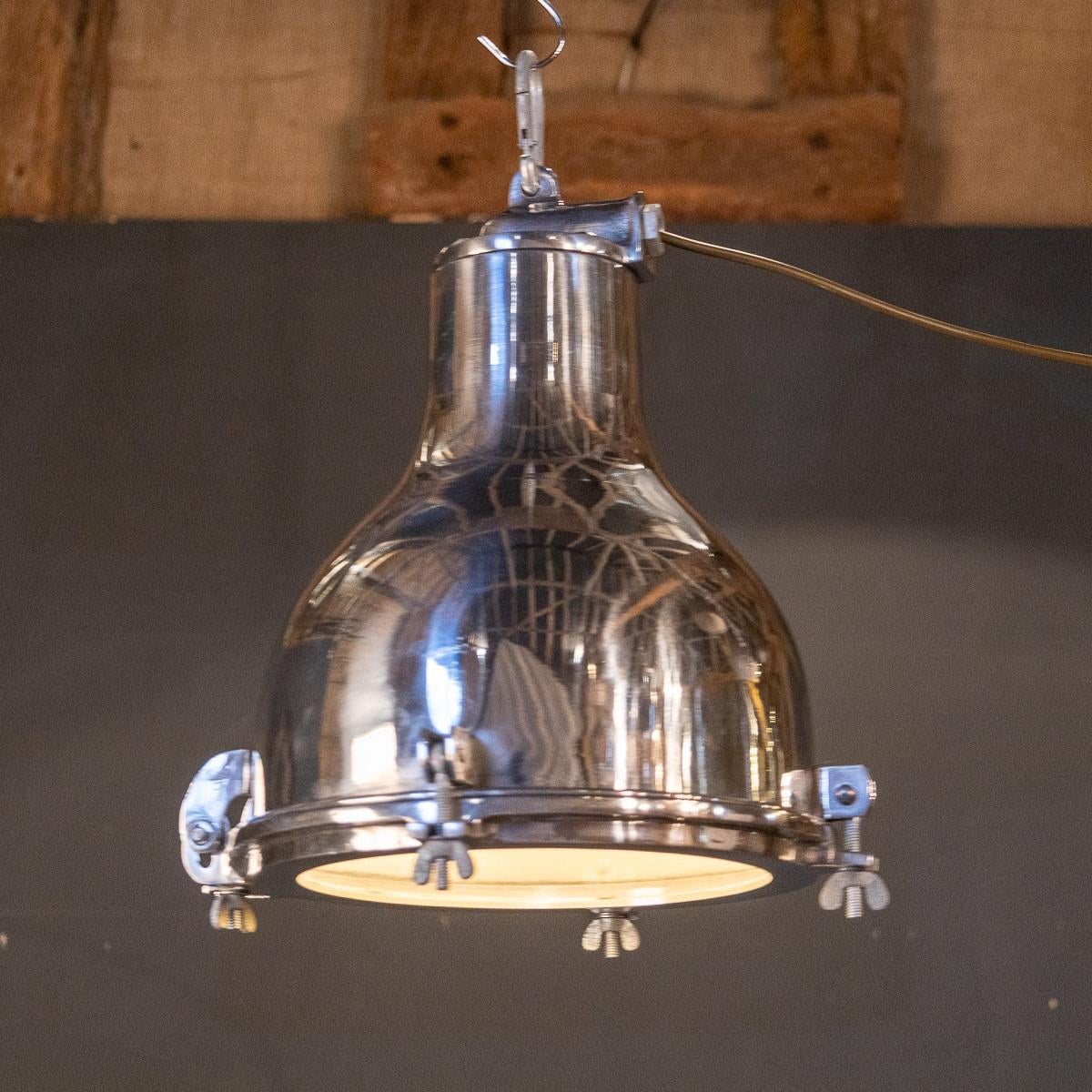 Danois Lampe de bateau en aluminium poli danoise du 20e siècle en vente