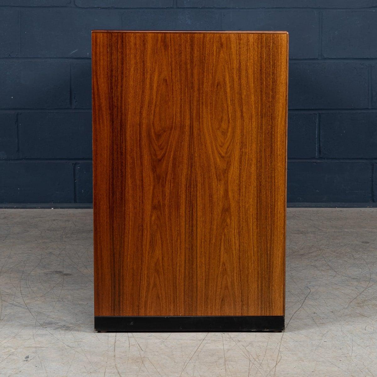 Legno Credenza in palissandro danese del XX secolo di Skovby Møbelfabrik A/S. C.C. in vendita