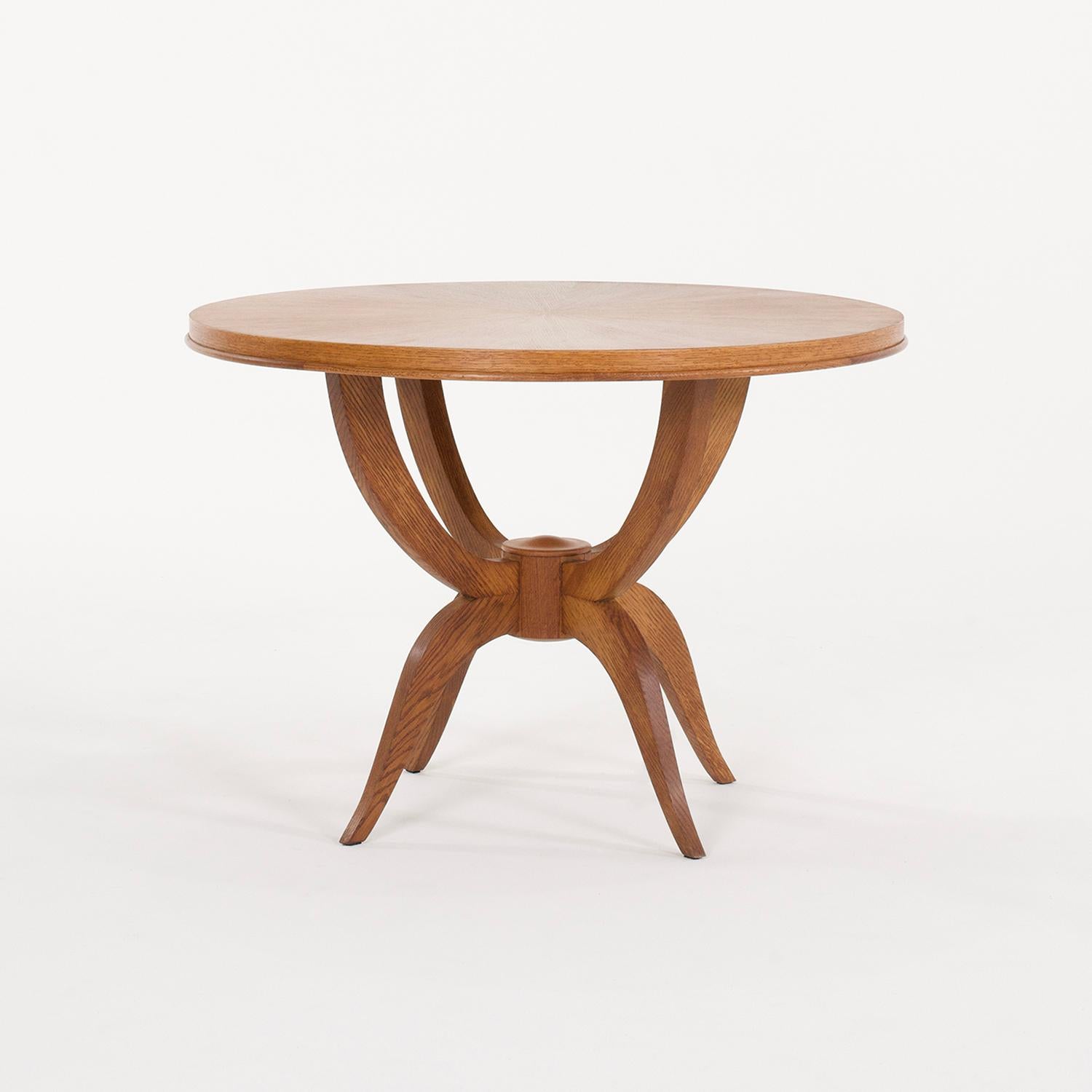 Mid-Century moderno Tavolo da divano in legno di quercia d'epoca danese del 20° secolo, rotondo e di metà secolo. in vendita