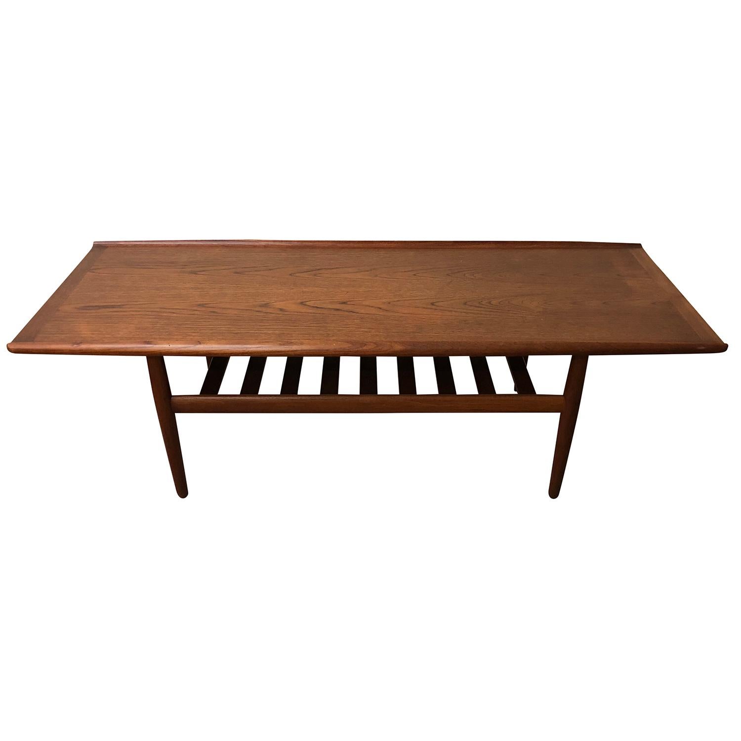 Mid-Century Modern Table basse en teck vintage danoise du 20e siècle par Hans J. Wegner & Andreas Tuck en vente