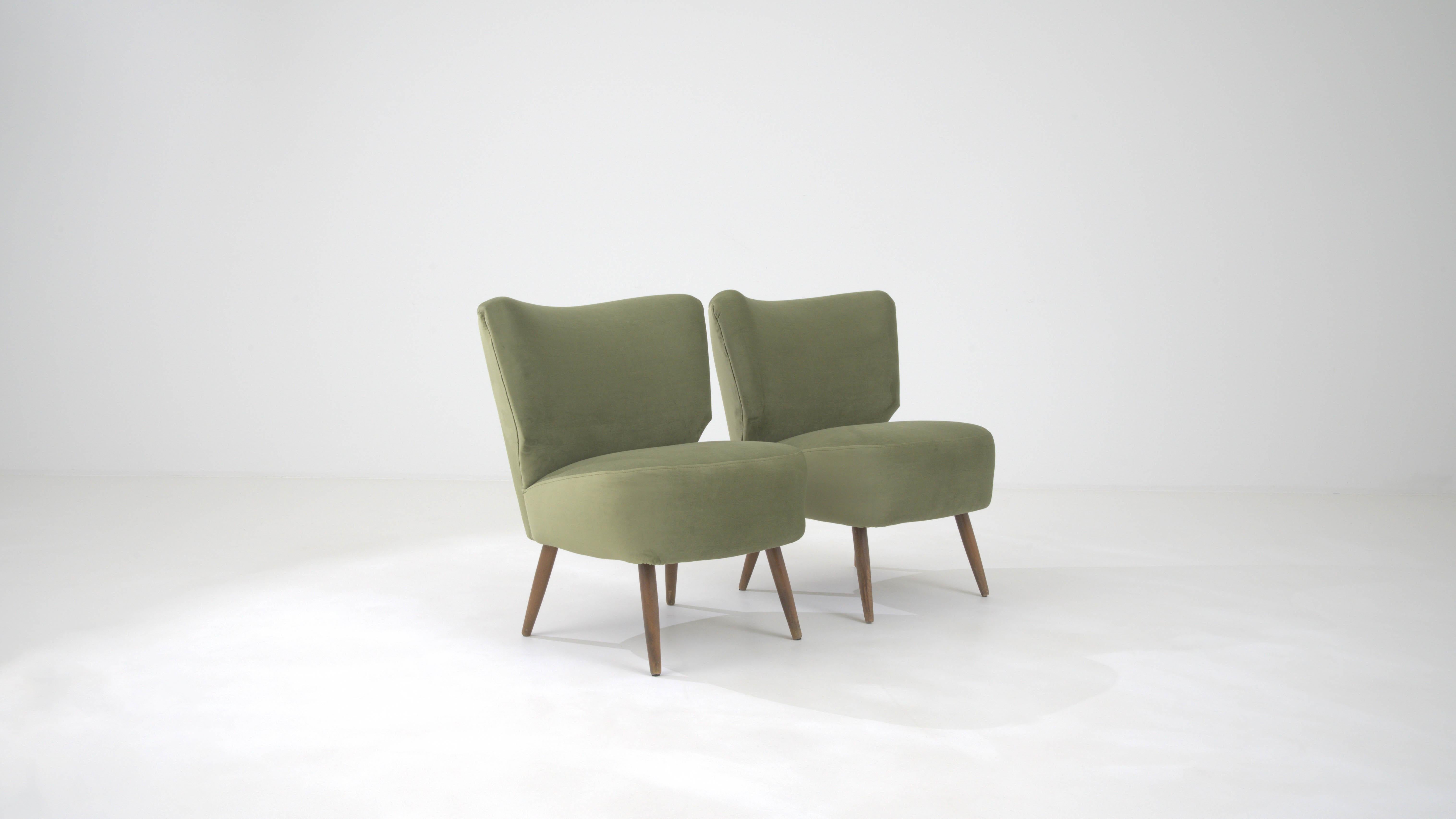 20th Century Danish Upholstered Armchairs, a Pair For Sale 6