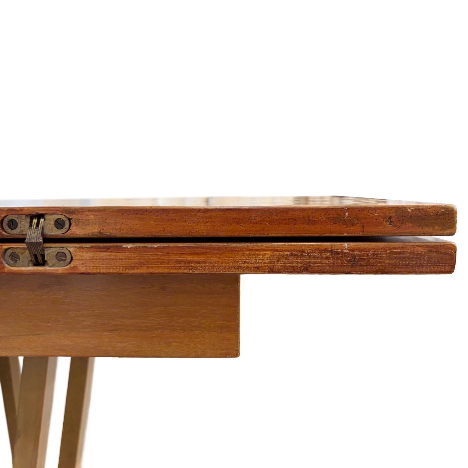 Table de salle à manger, table d'appoint en noyer pliante du 20e siècle, danoise, vintage et sculpturale en vente 6