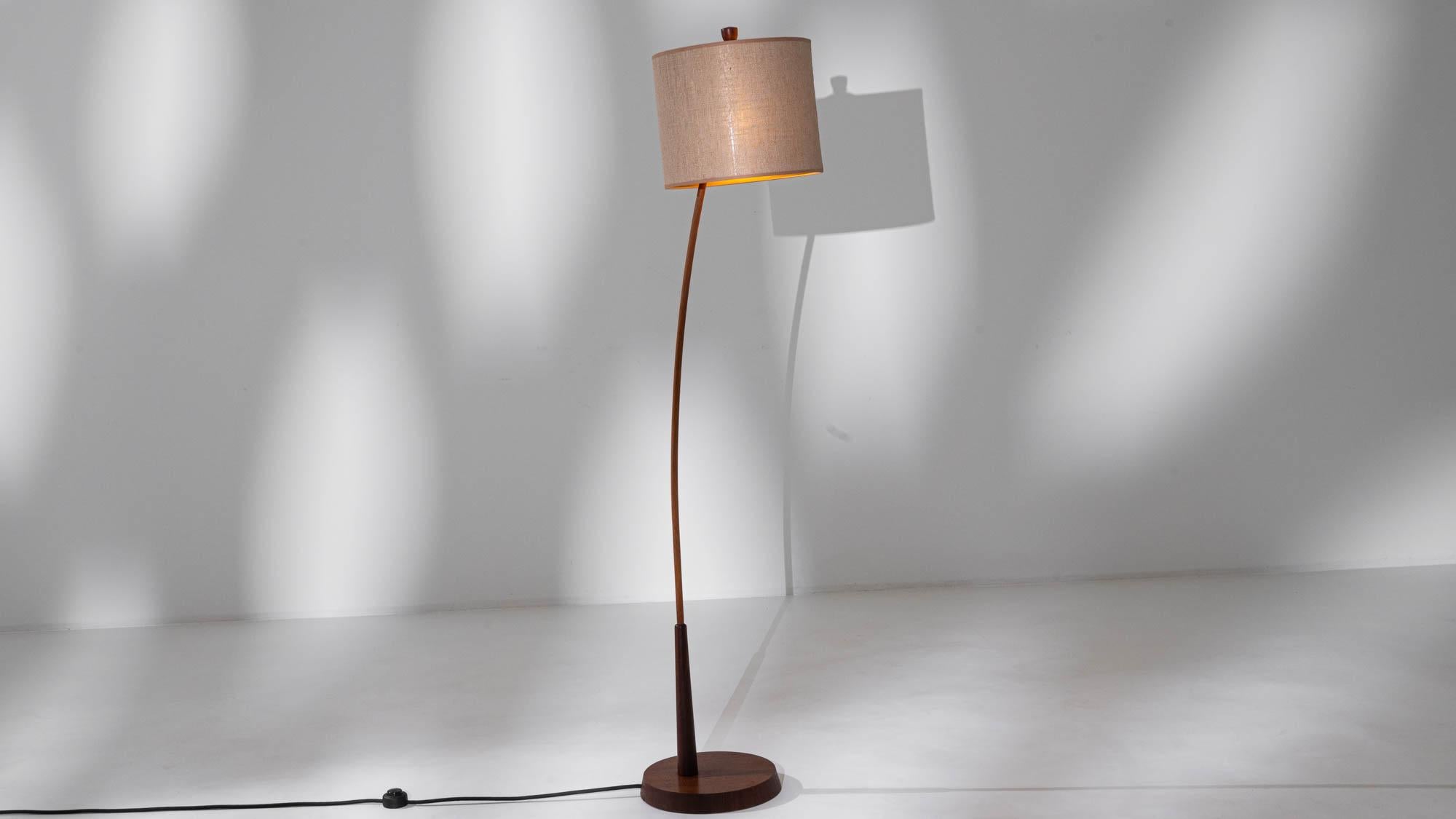 Dänische Holz-Stehlampe des 20. Jahrhunderts im Angebot 5