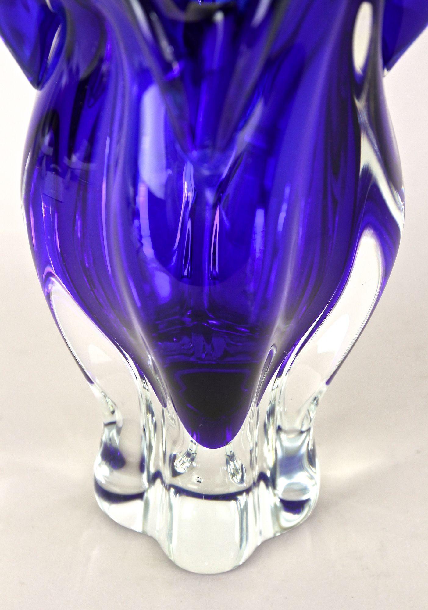 Vaso in vetro di Murano del XX secolo di colore blu scuro, Sommerso Murano, Italia 1960/70 ca. in vendita 3