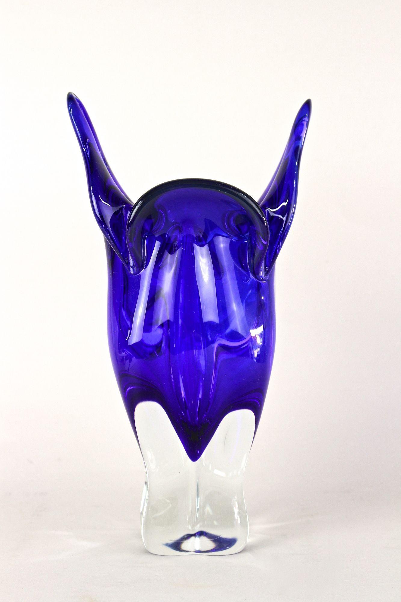 Mid-Century moderno Vaso in vetro di Murano del XX secolo di colore blu scuro, Sommerso Murano, Italia 1960/70 ca. in vendita