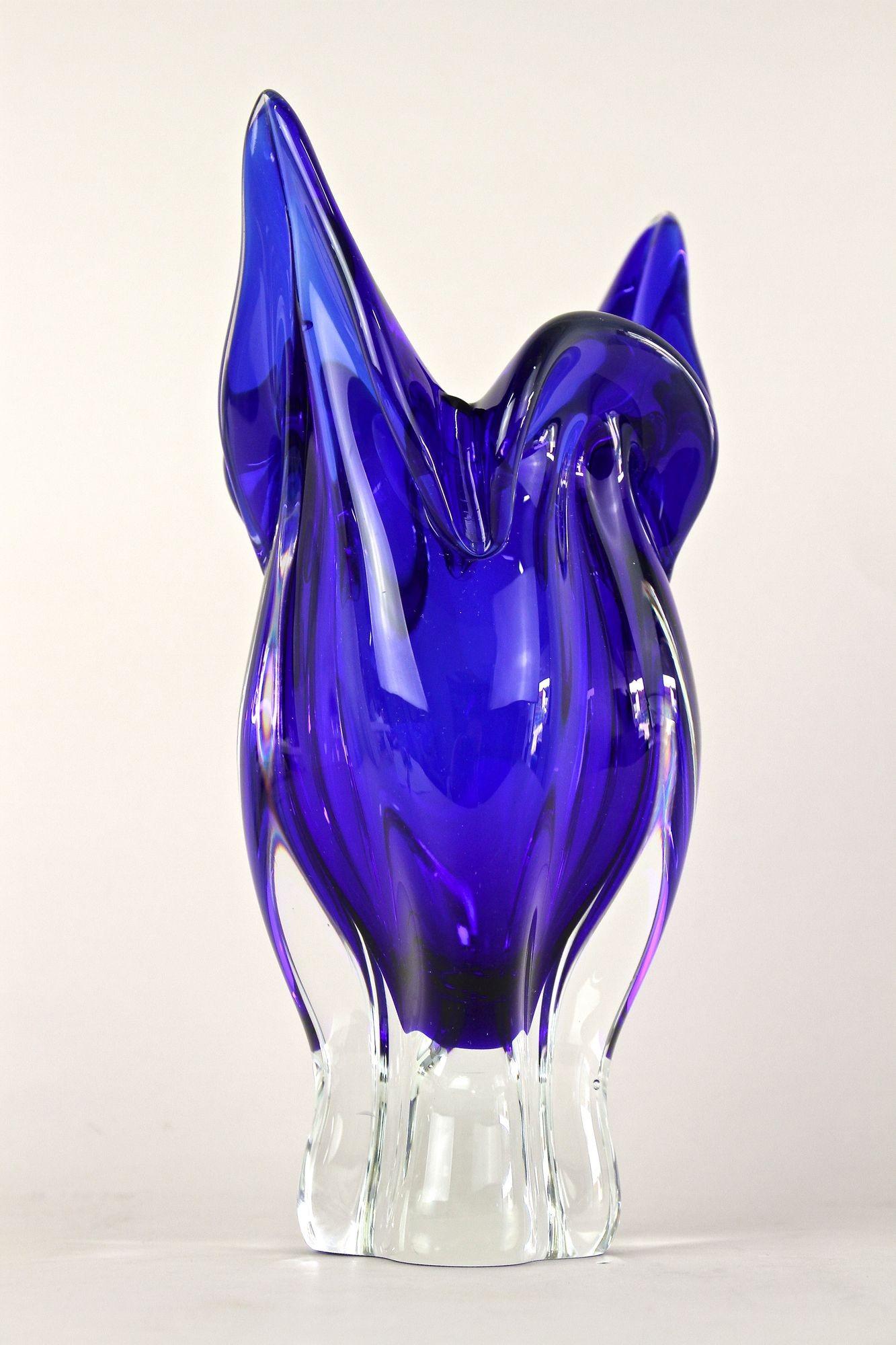 Vaso in vetro di Murano del XX secolo di colore blu scuro, Sommerso Murano, Italia 1960/70 ca. in vendita 1