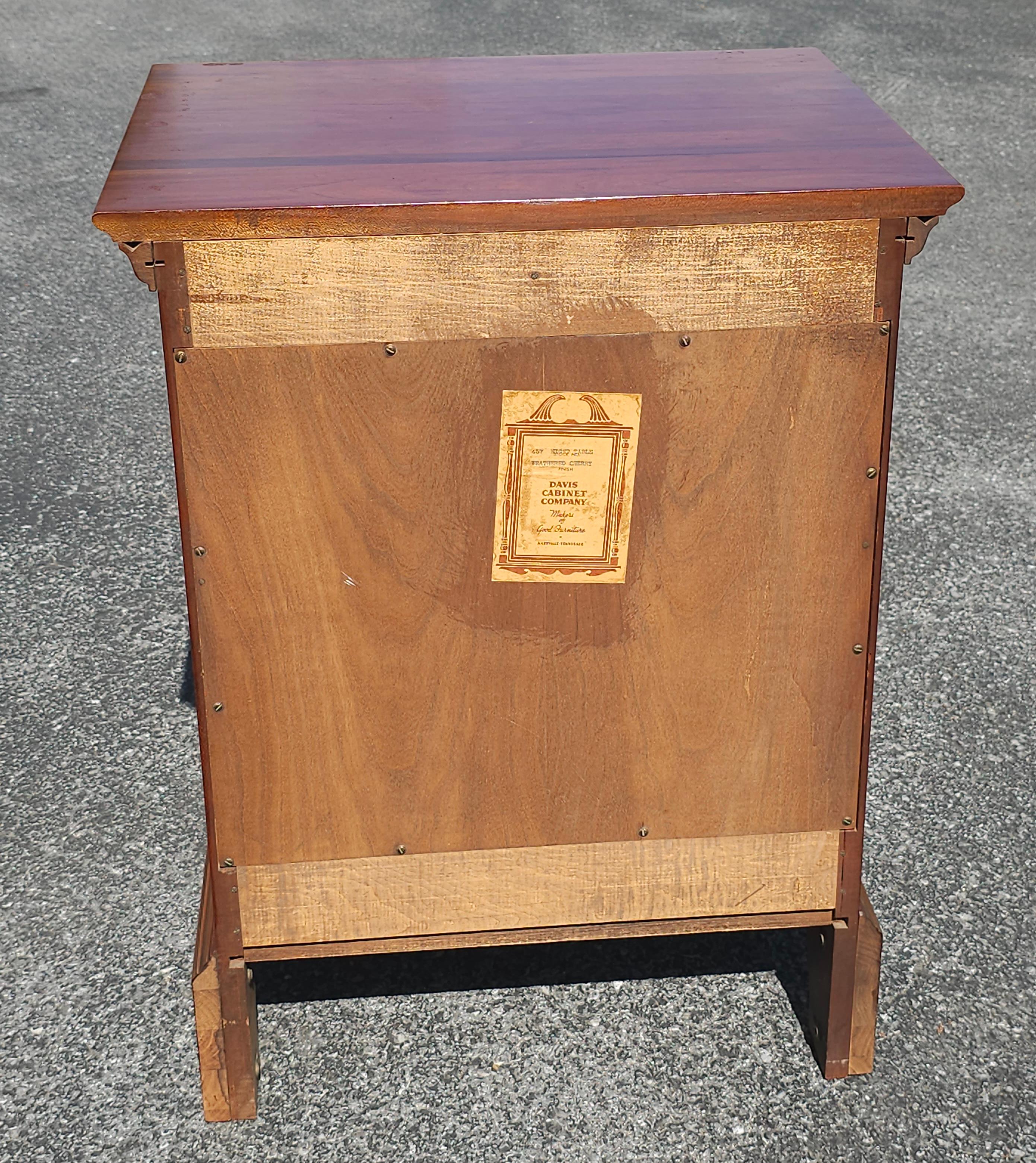 20th Century David Cabinet Cherry 2-Drawer a Abattant Door Bedside Cabinets Pair For Sale 12