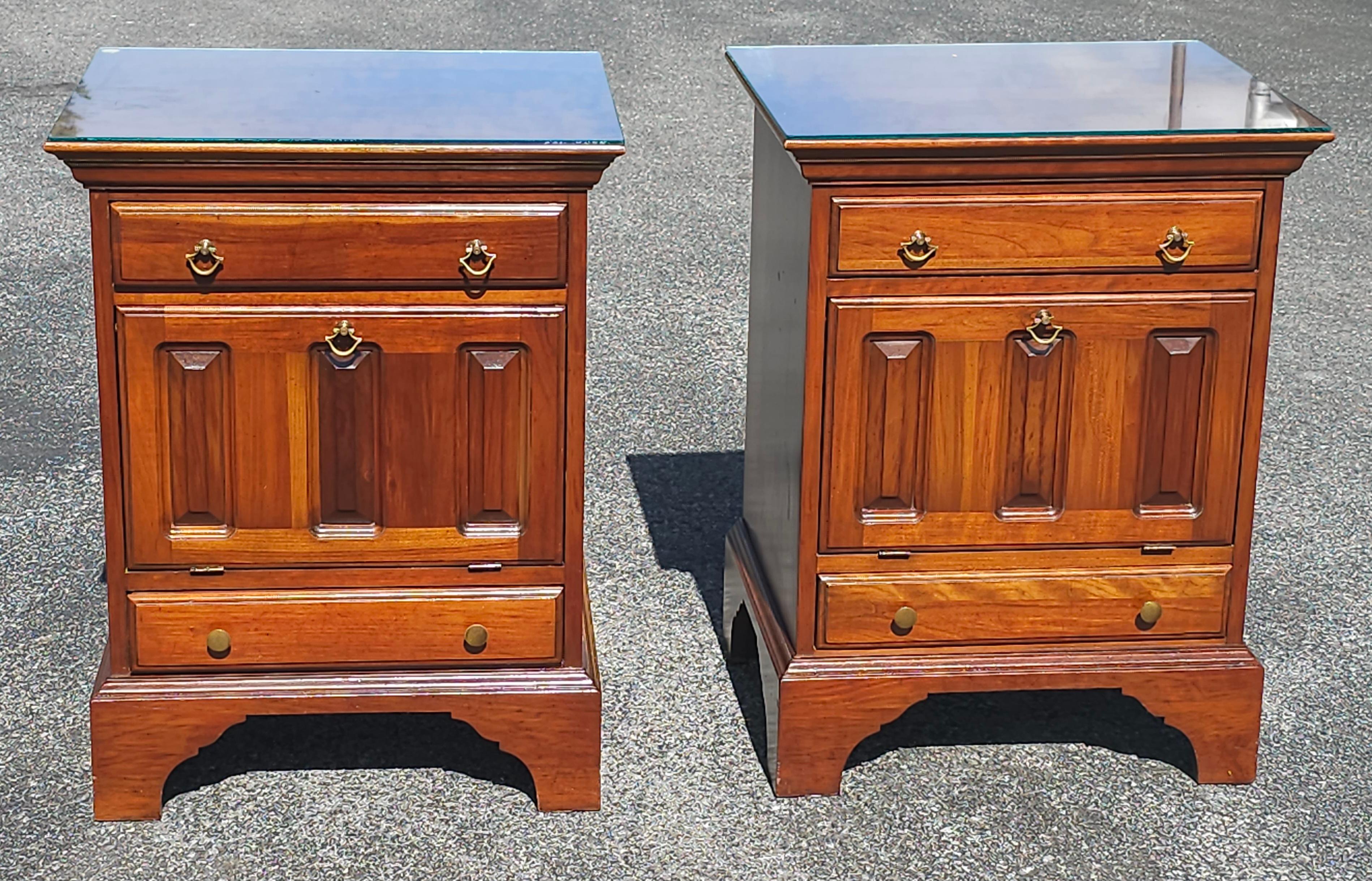 Modern 20th Century David Cabinet Cherry 2-Drawer a Abattant Door Bedside Cabinets Pair For Sale