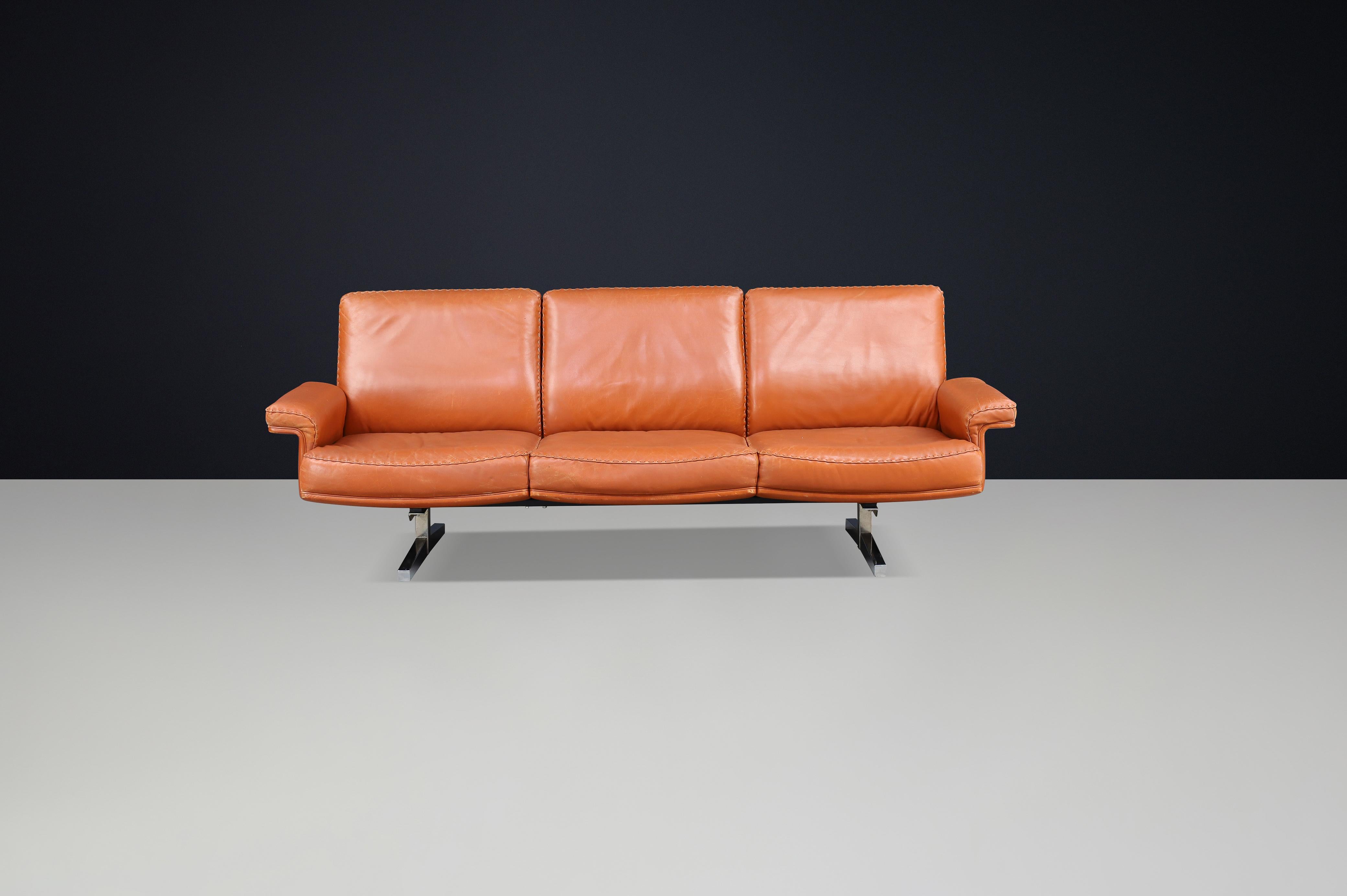 Mid-Century moderno Divano a tre posti in pelle cognac De Sede DS-31 del 20° secolo, Svizzera, anni '70 in vendita