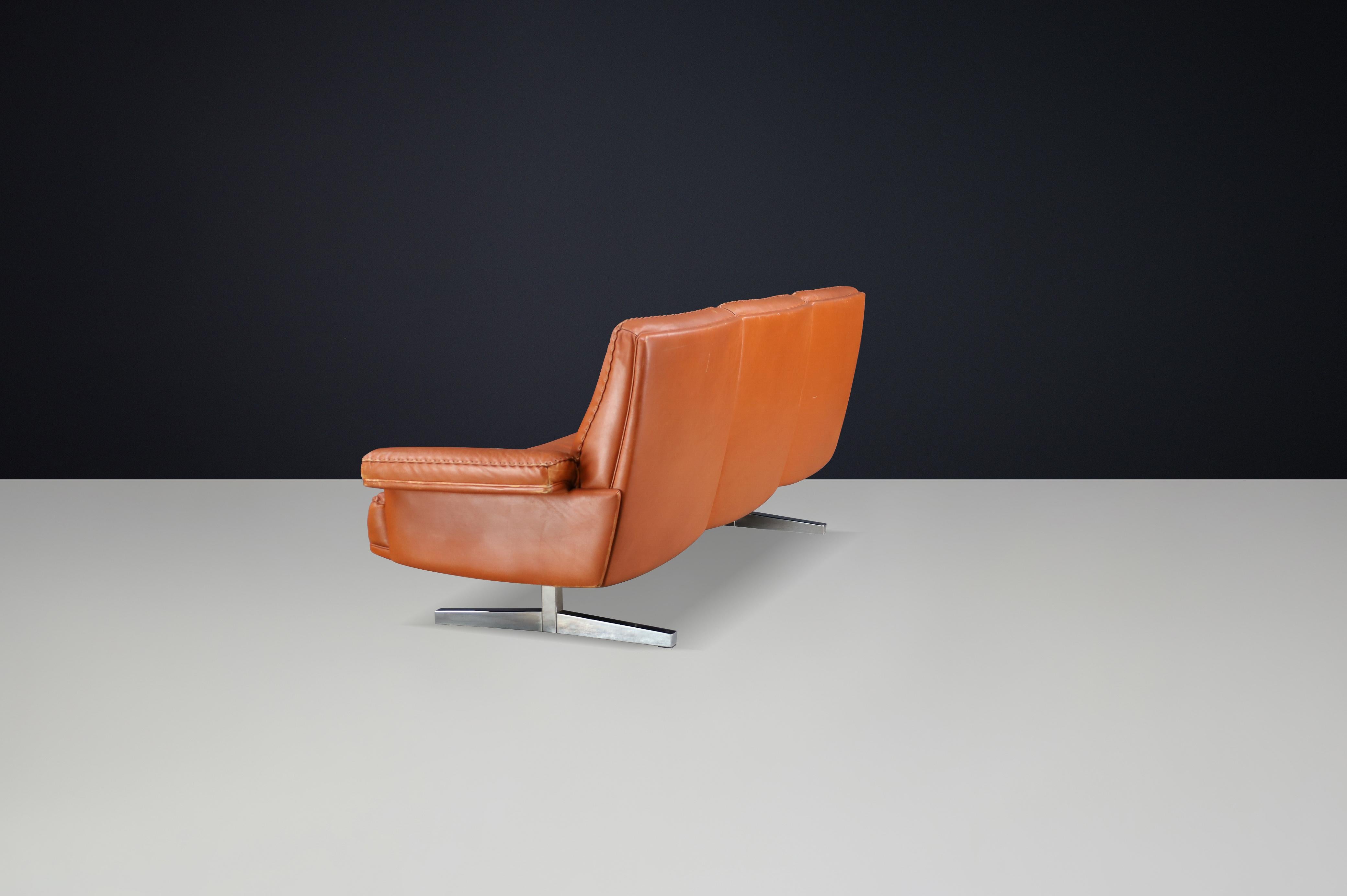 Fine XX secolo Divano a tre posti in pelle cognac De Sede DS-31 del 20° secolo, Svizzera, anni '70 in vendita