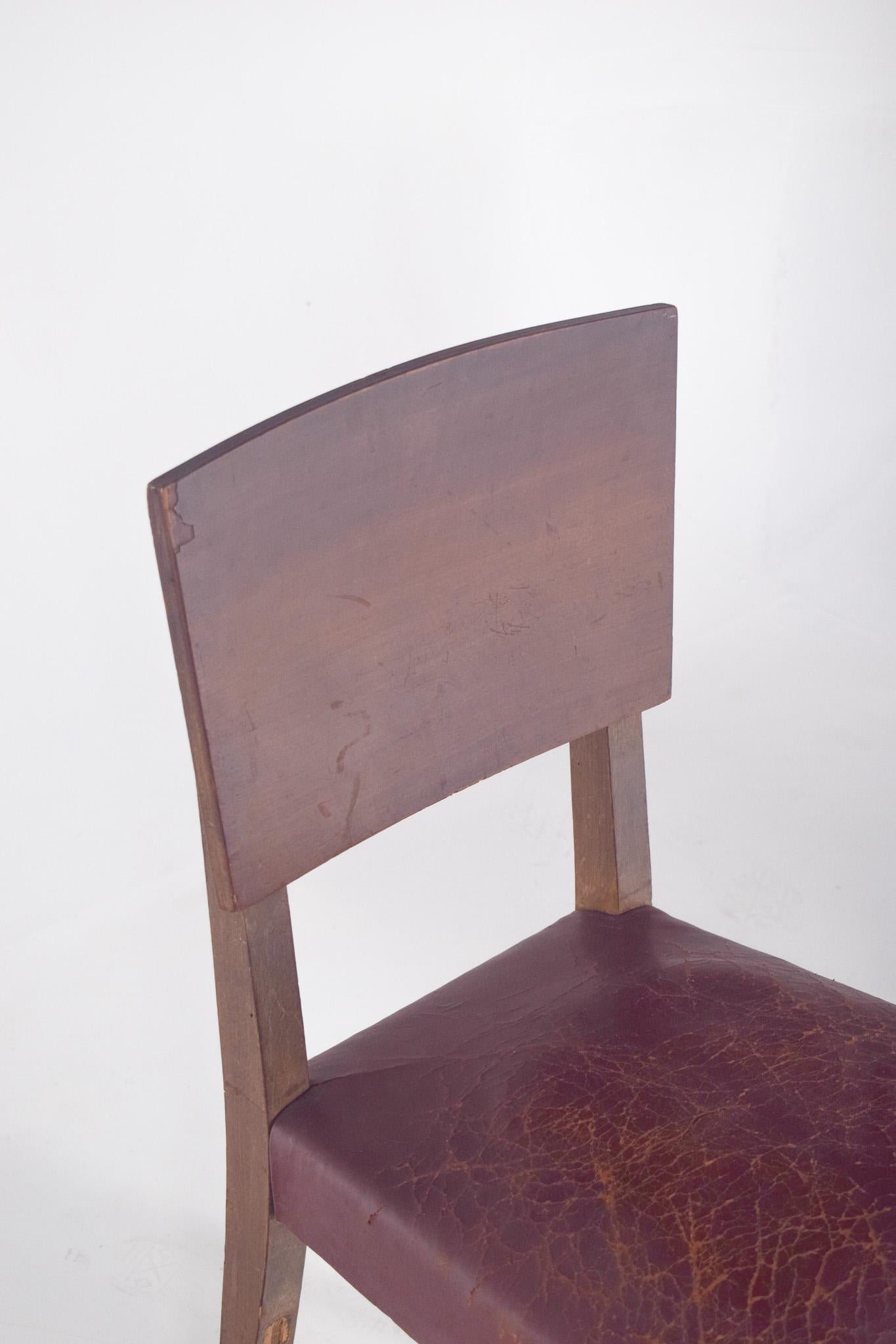 Esszimmerstuhl im Deco-Stil des 20. Jahrhunderts mit Ledersitz (Portugiesisch) im Angebot