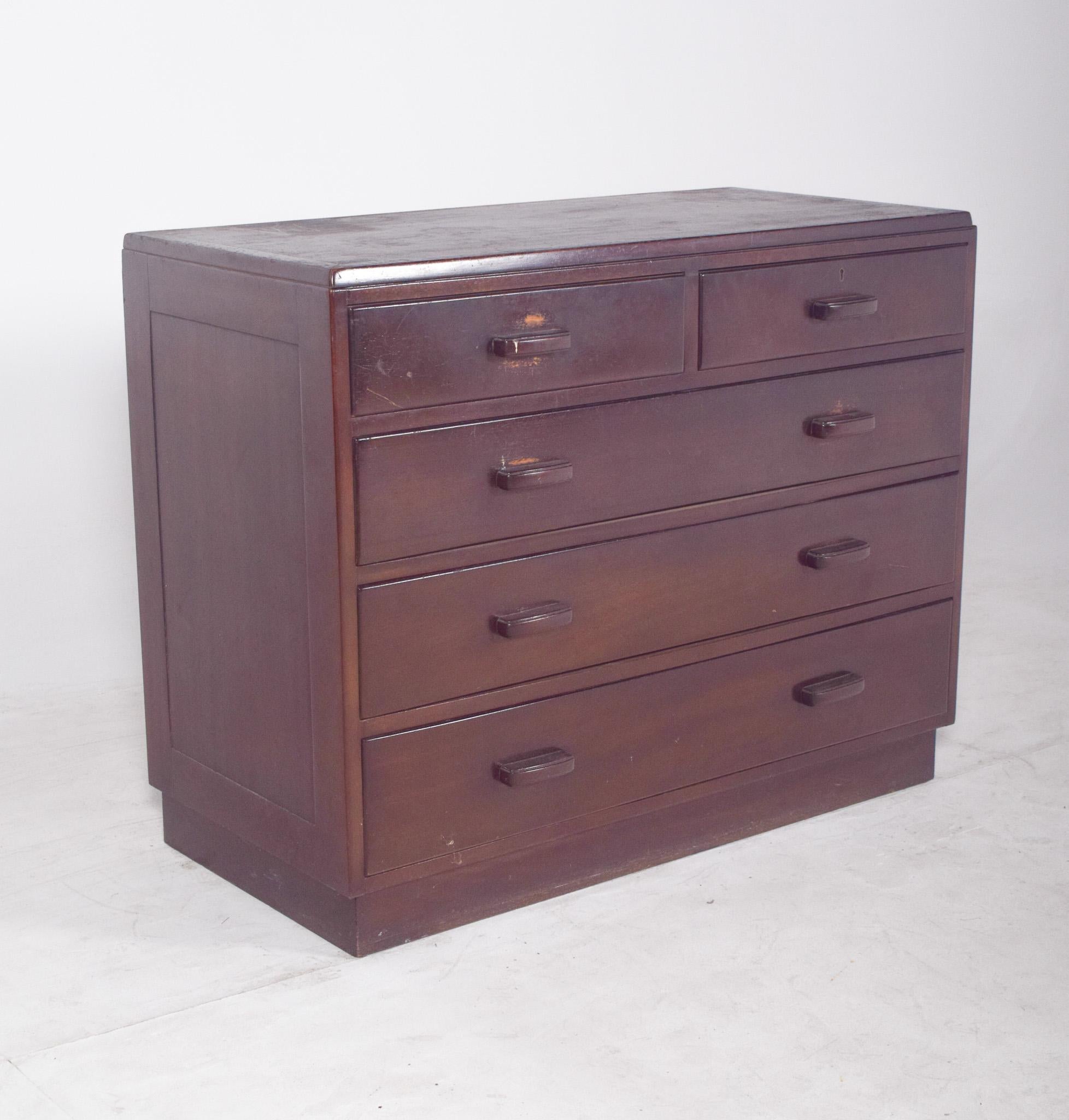 20th Century Deco-Style English Chest of Drawers In Good Condition For Sale In Lisboa, Lisboa