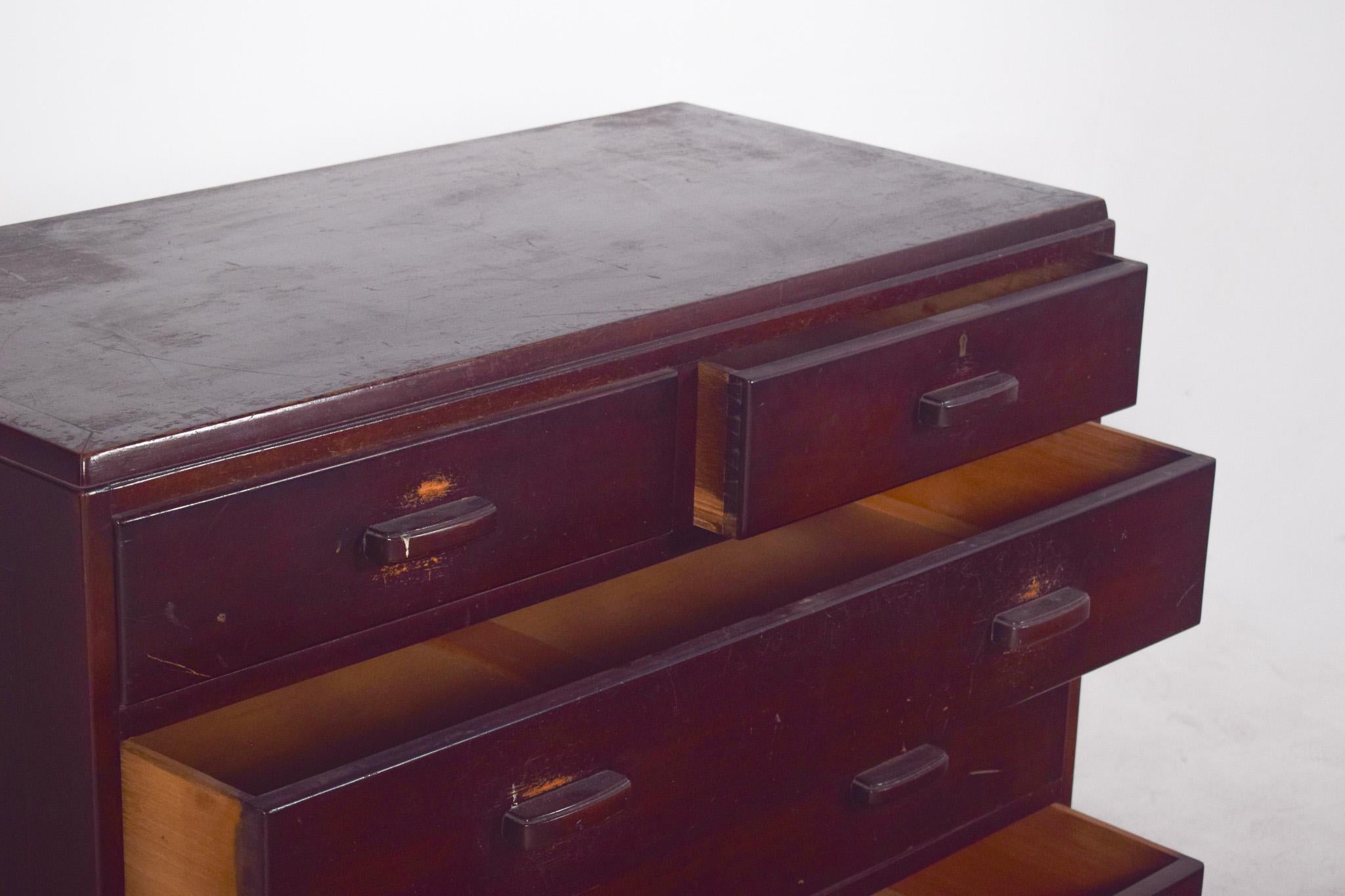 20th Century Deco-Style English Chest of Drawers For Sale 4