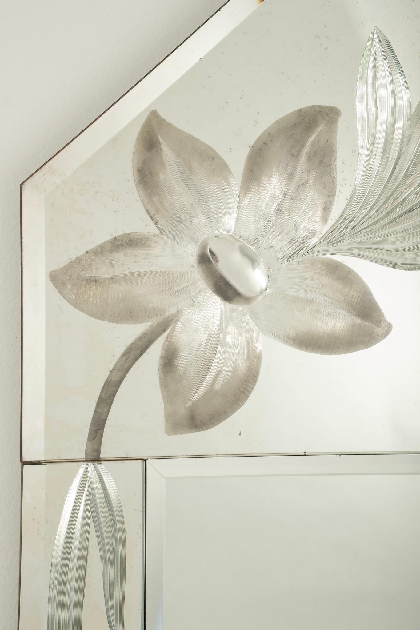 Art déco 20e siècle Deco Mirror vénitien en vente