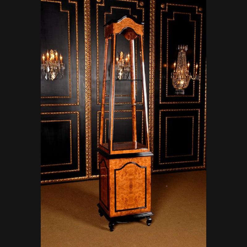 Dekoratives Kleiderschrank aus dem 20. Jahrhundert im Biedermeier/Empire-Stil, Ahornwurzel im Angebot 1