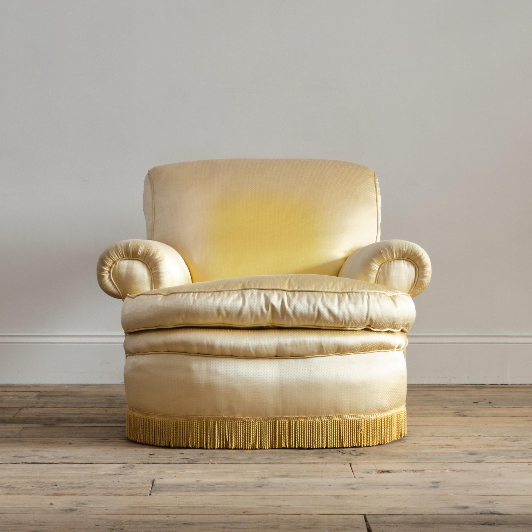 Sillón Club Estilo Howard del Siglo XX con Asiento Profundo Victoriano en venta