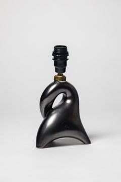lámpara de sobremesa de cerámica abstracta negra de diseño del siglo xx de CAB french art 1960