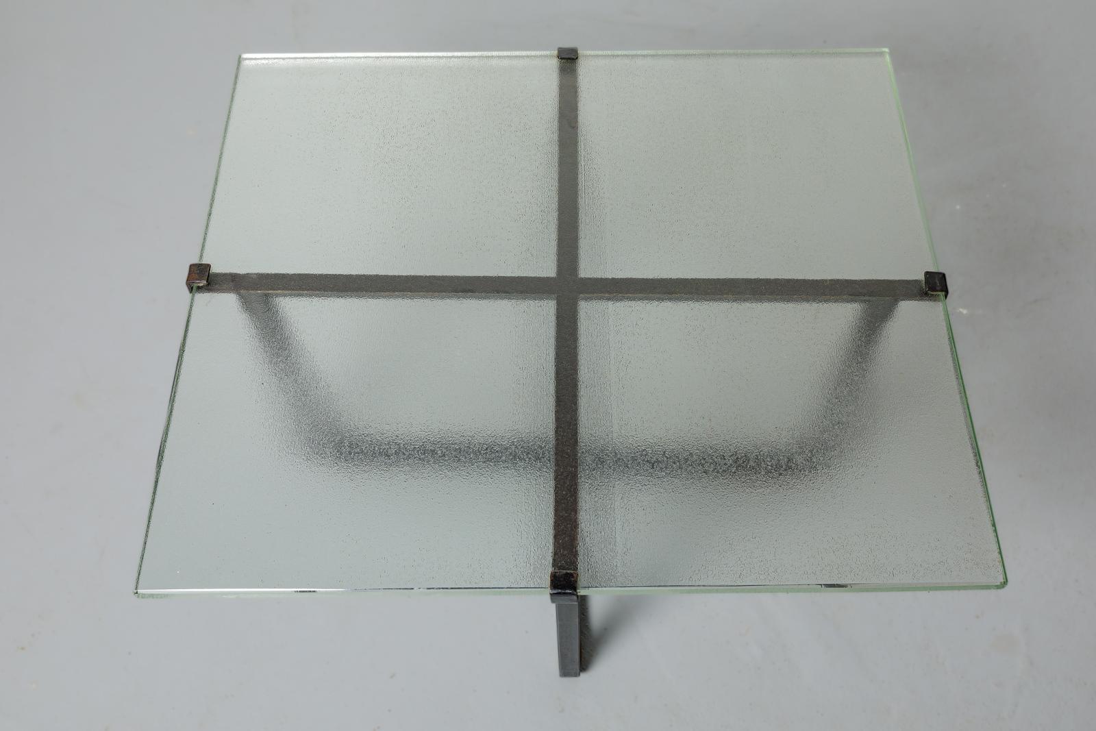 Mid-Century Modern Table basse ou canapé en métal noir design du 20TH CENTURY DESIGN Saint Gobain Glass en vente