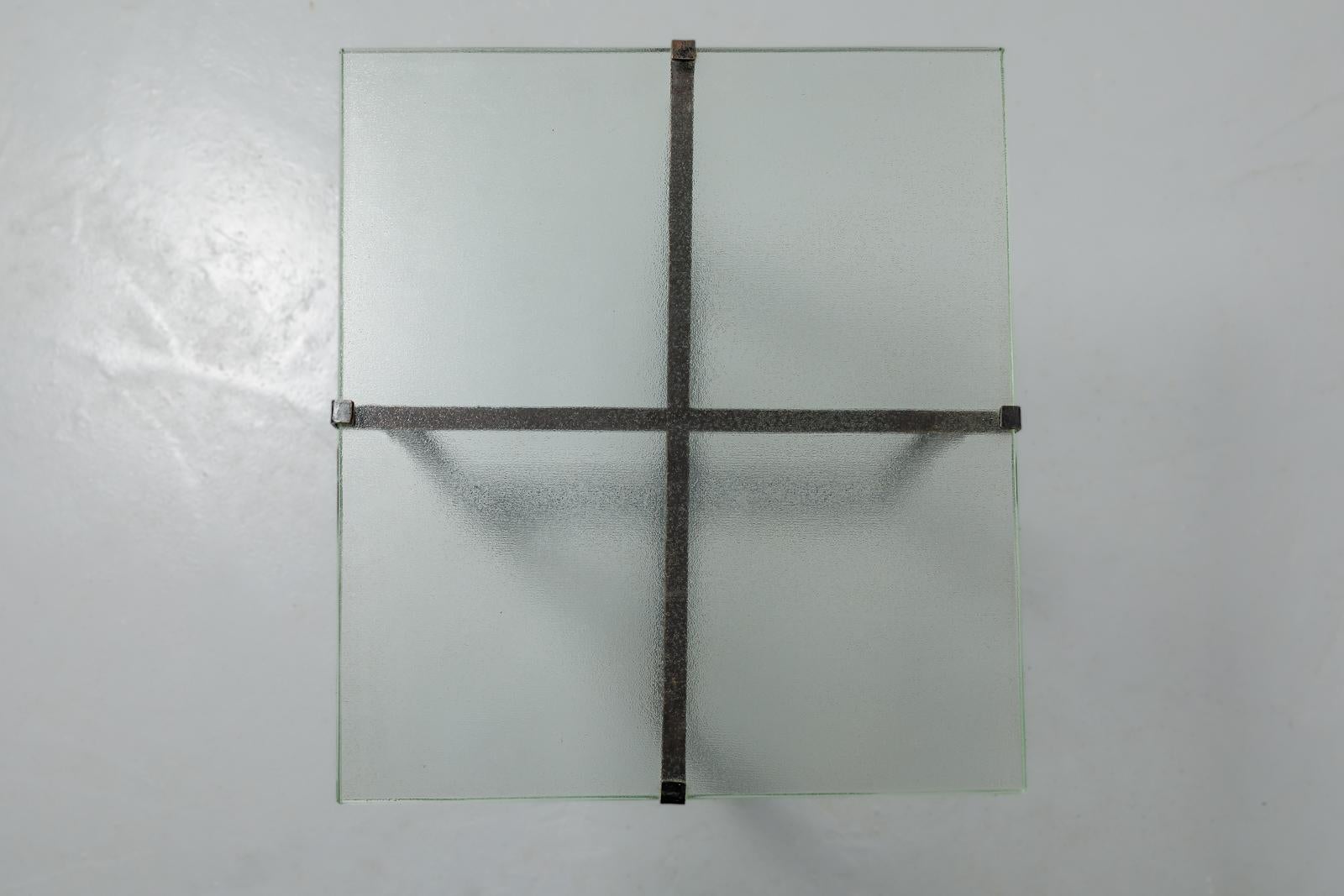 20ième siècle Table basse ou canapé en métal noir design du 20TH CENTURY DESIGN Saint Gobain Glass en vente