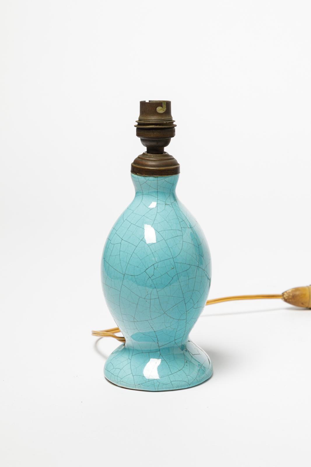 20TH CENTURY DESIGN Lampe de table en céramique bleue circa 1950 française du milieu du siècle dernier Excellent état - En vente à Neuilly-en- sancerre, FR