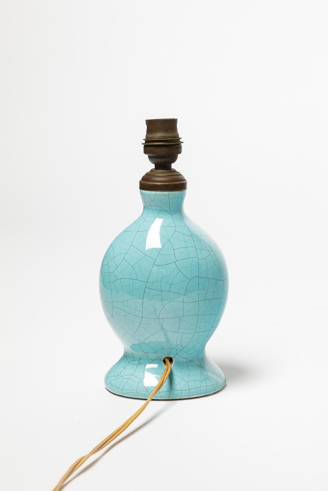 20ième siècle 20TH CENTURY DESIGN Lampe de table en céramique bleue circa 1950 française du milieu du siècle dernier en vente