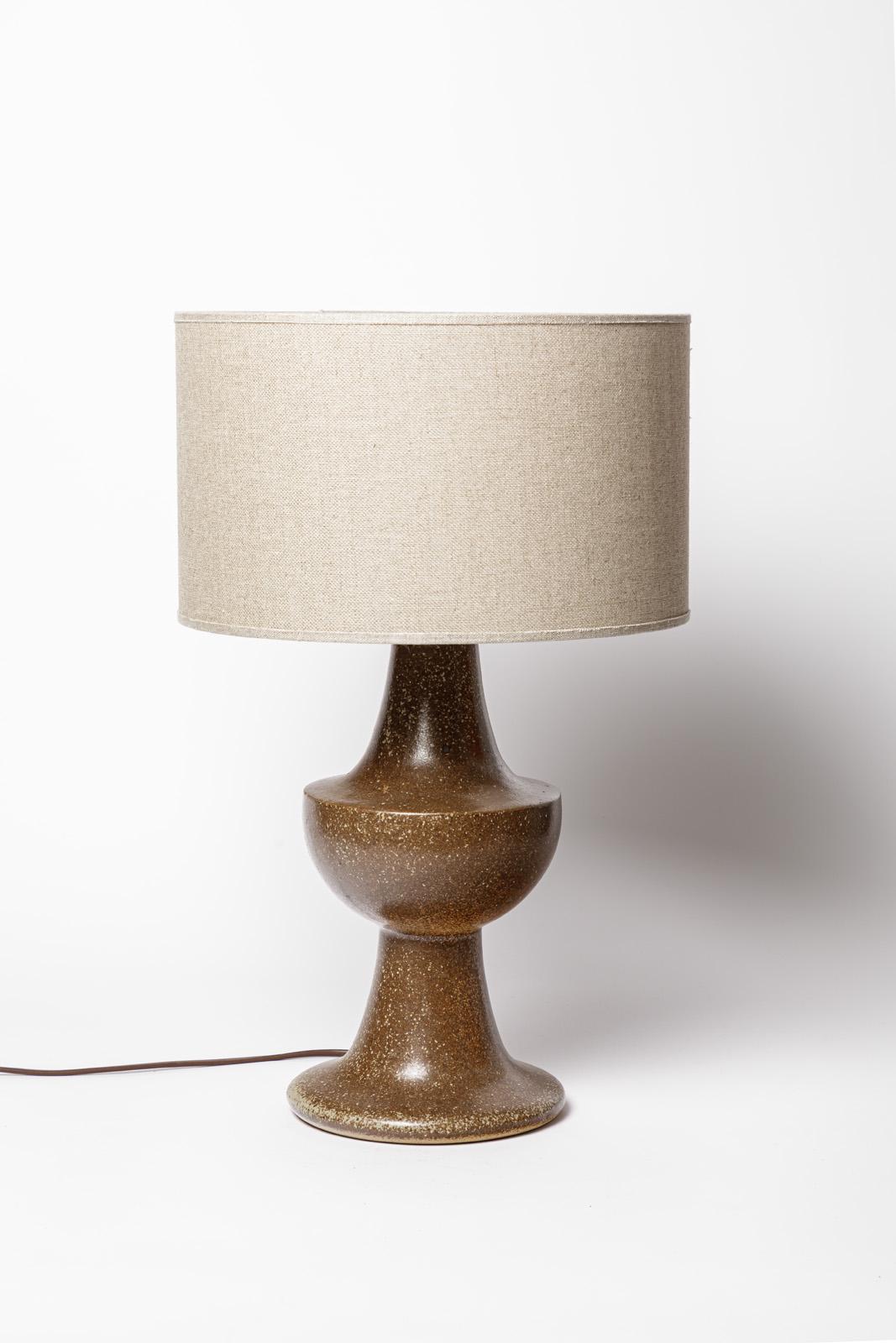 20th century design brown stoneware ceramic table lamp circa 1960 In Excellent Condition For Sale In Neuilly-en- sancerre, FR