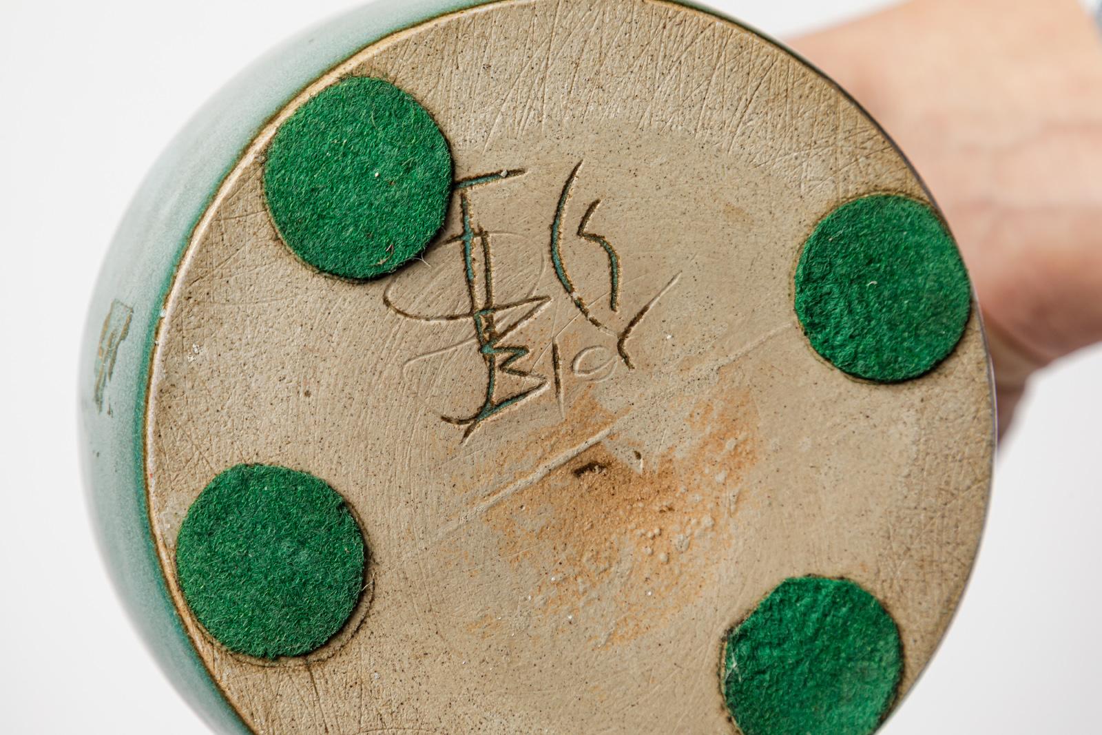 20. Jahrhundert Design grüne Keramikvase von Tim Orr Einzelstück 1970 im Zustand „Hervorragend“ im Angebot in Neuilly-en- sancerre, FR