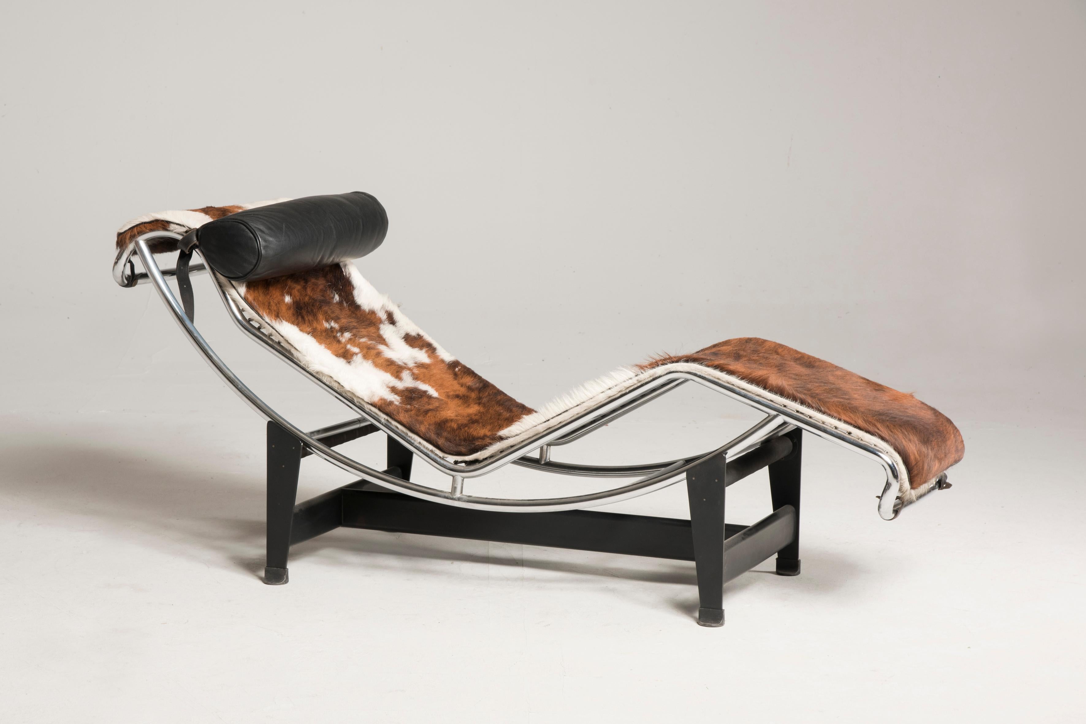 LC4 chaise lounge - Design icon of the 20th century, Designed in 1928 by Le Corbusier, Pierre Jeanneret and Charlotte Perriand and made famous since 1965 by Cassina. Exemplary signed and numbered (low serial number to mean that it is part of the
