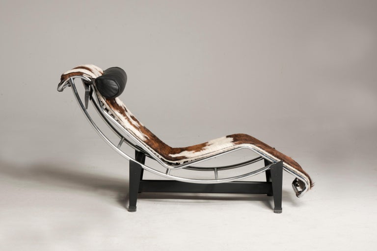 2x Cassina Lc4 Louis Vuitton lounger chaise longue, € 17,000