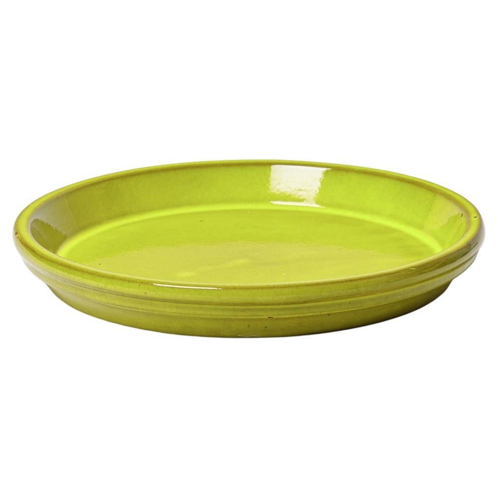 Plato decorativo grande de cerámica amarilla de diseño del siglo XX estilo de Ruelland en venta