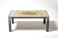 sofá o mesa de centro de cerámica abstracta baja de diseño del siglo xx circa 1960