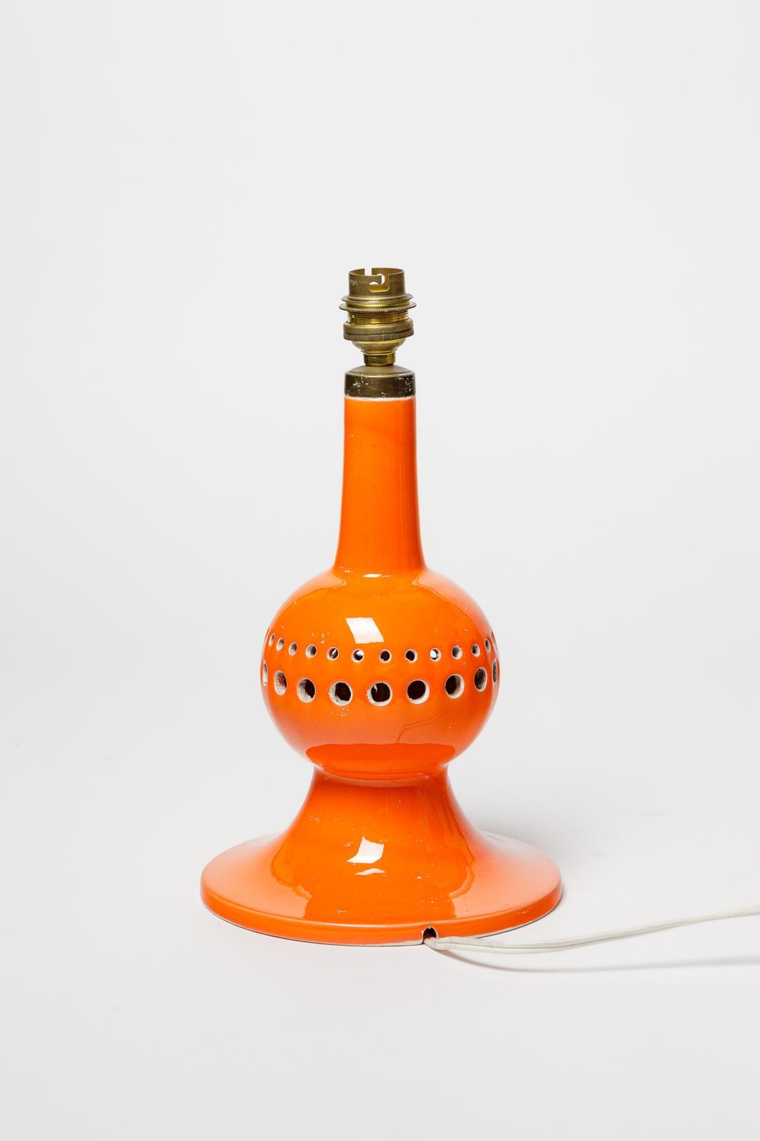 Lampe à poser en céramique orange design du 20TH CENTURY DESIGN par Poteries du Marais 1970 Excellent état - En vente à Neuilly-en- sancerre, FR