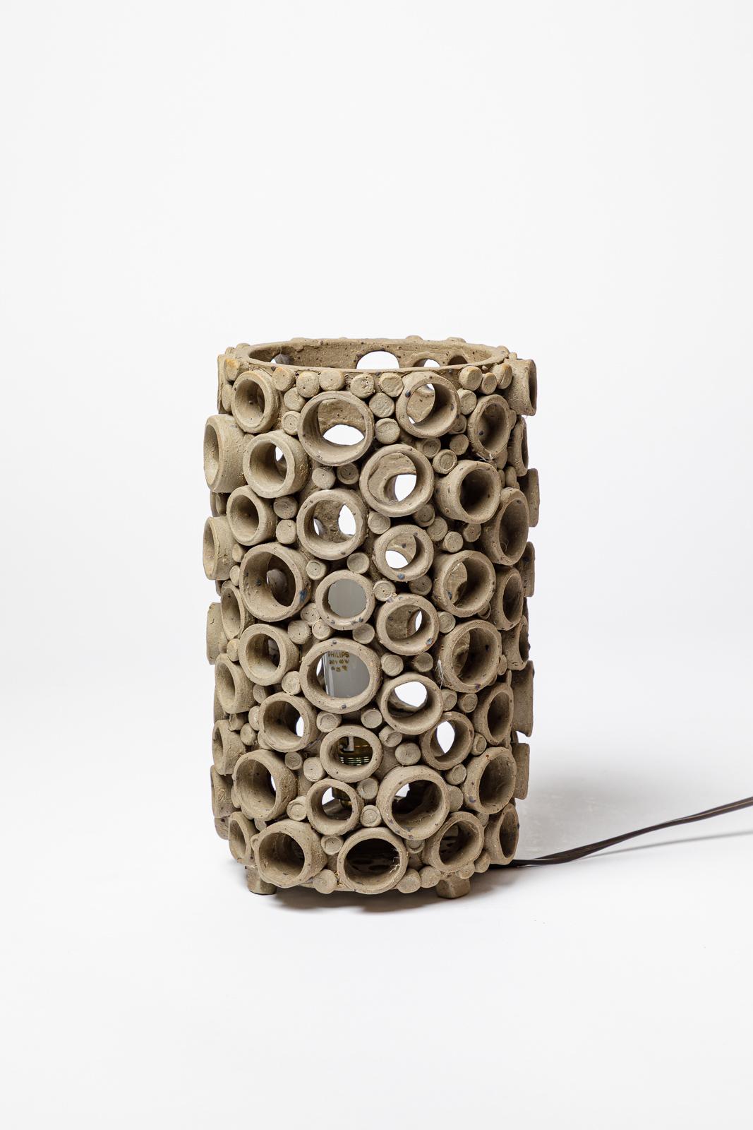 20th century design perforated grey stoneware ceramic architectural table lamp In Excellent Condition For Sale In Neuilly-en- sancerre, FR