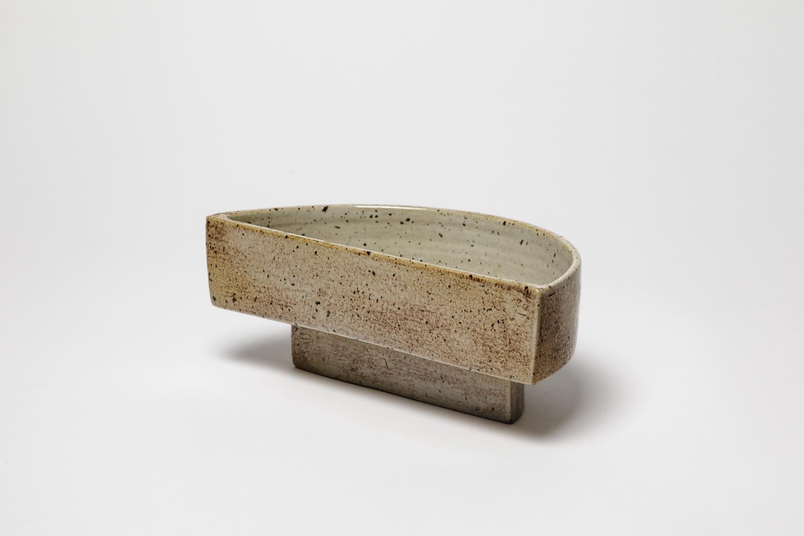 La Borne potters

Unique handmade ceramic vide poche or dish 

Realised circa 1970

Brown stoneware ceramic piece

Signed 

Height 9 cm
Large 24 cm
Depth 12 cm
