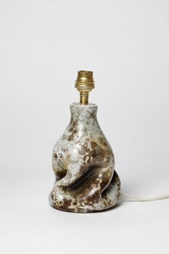 Lámpara de sobremesa de cerámica blanca de forma libre de Alexandre Kostanda, diseño del siglo XX